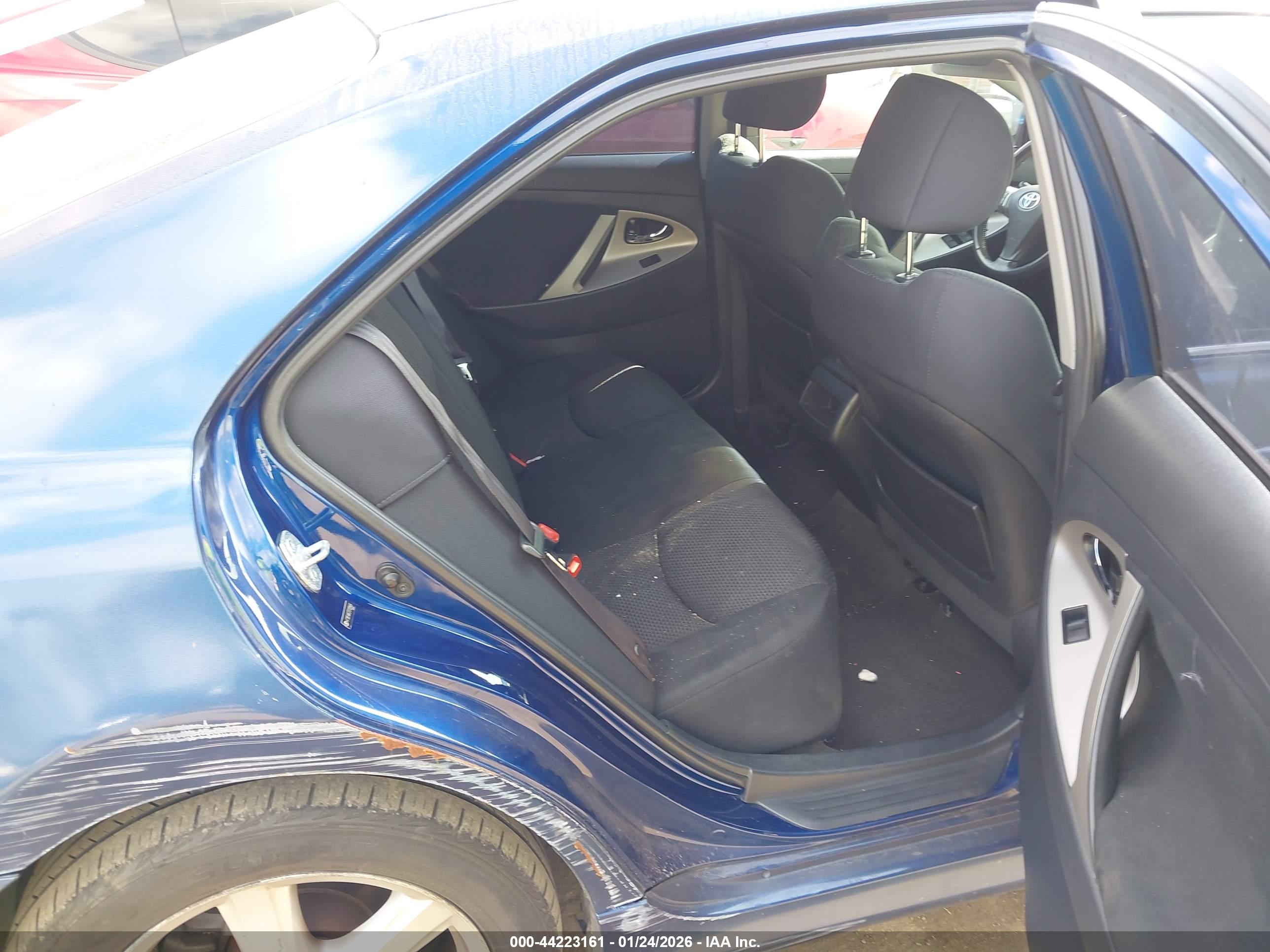 TOYOTA CAMRY image 8