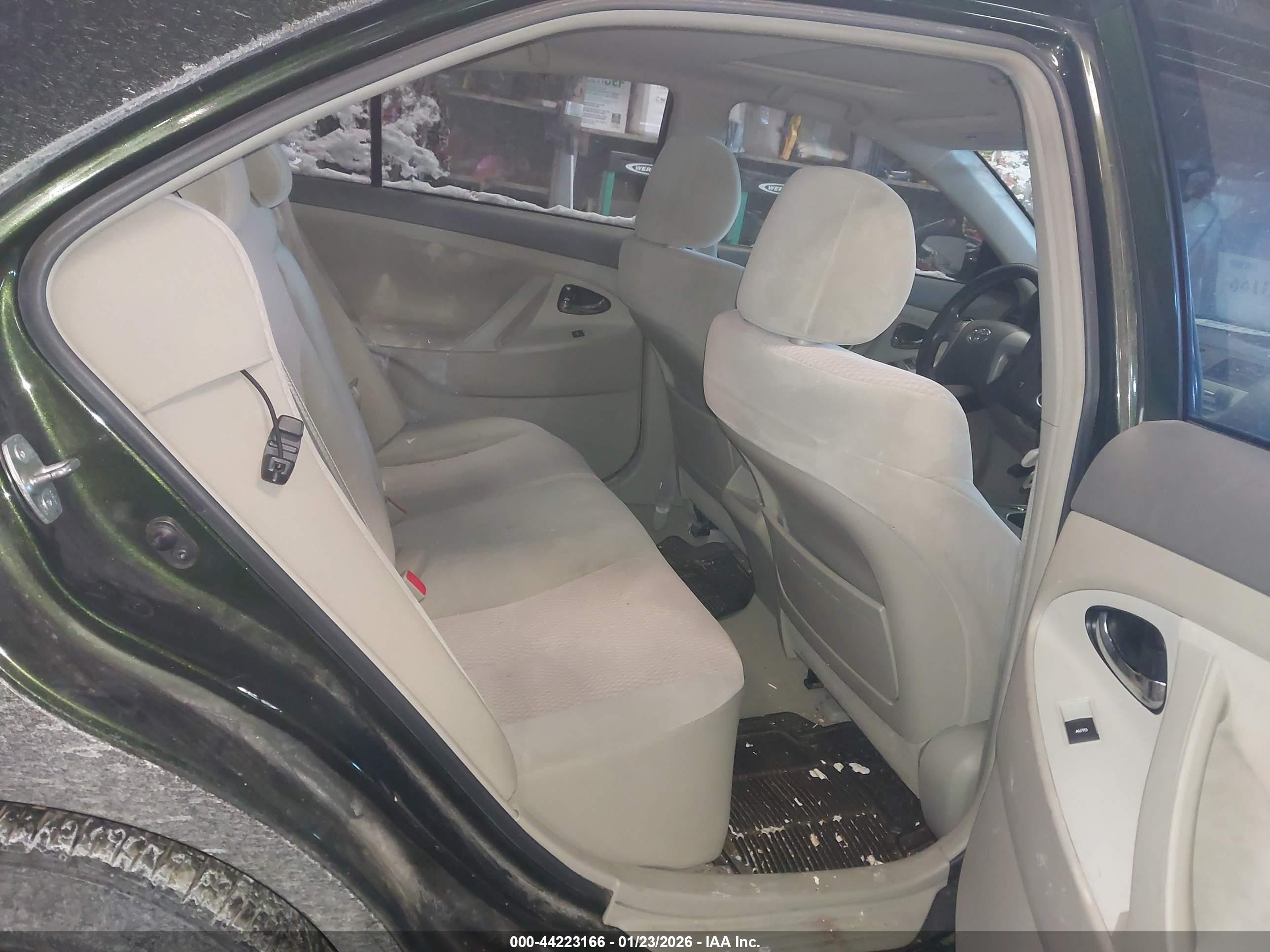 TOYOTA CAMRY image 8