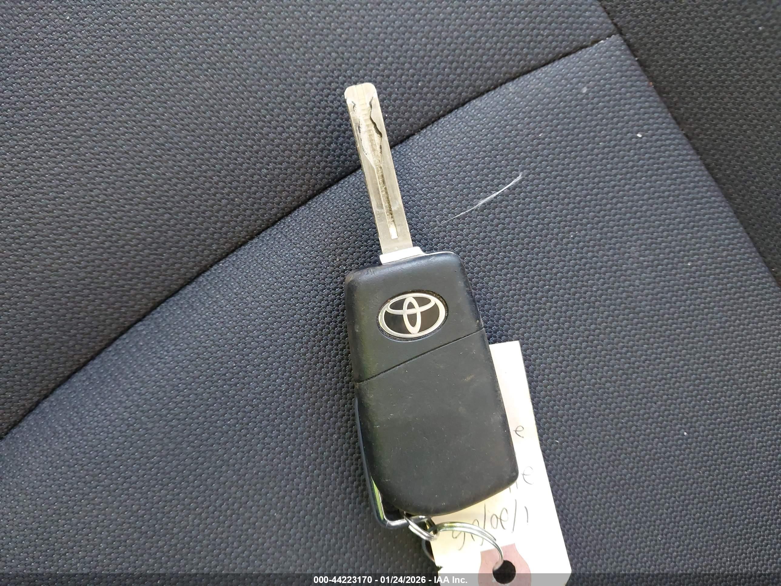 TOYOTA COROLLA image 11