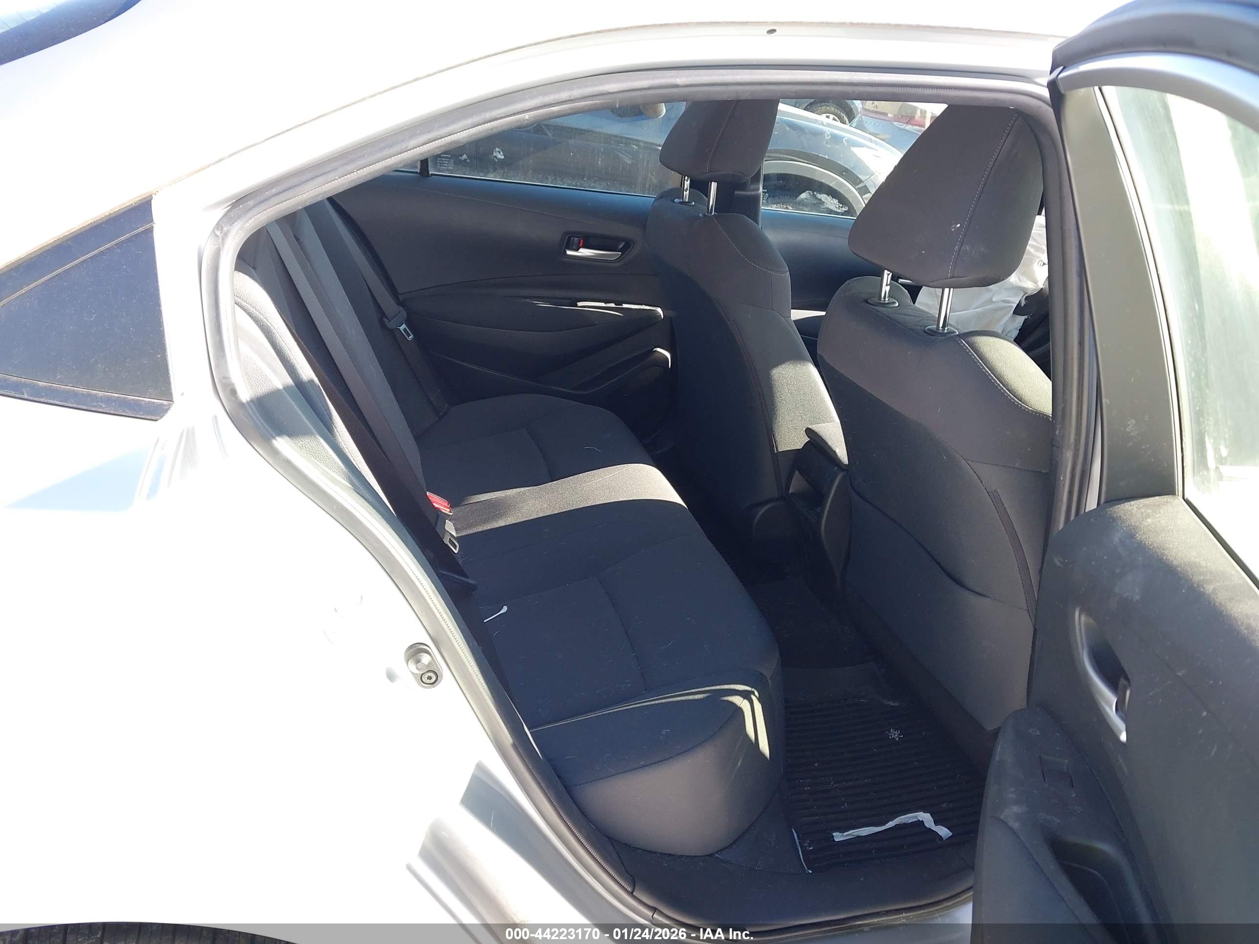 TOYOTA COROLLA image 8