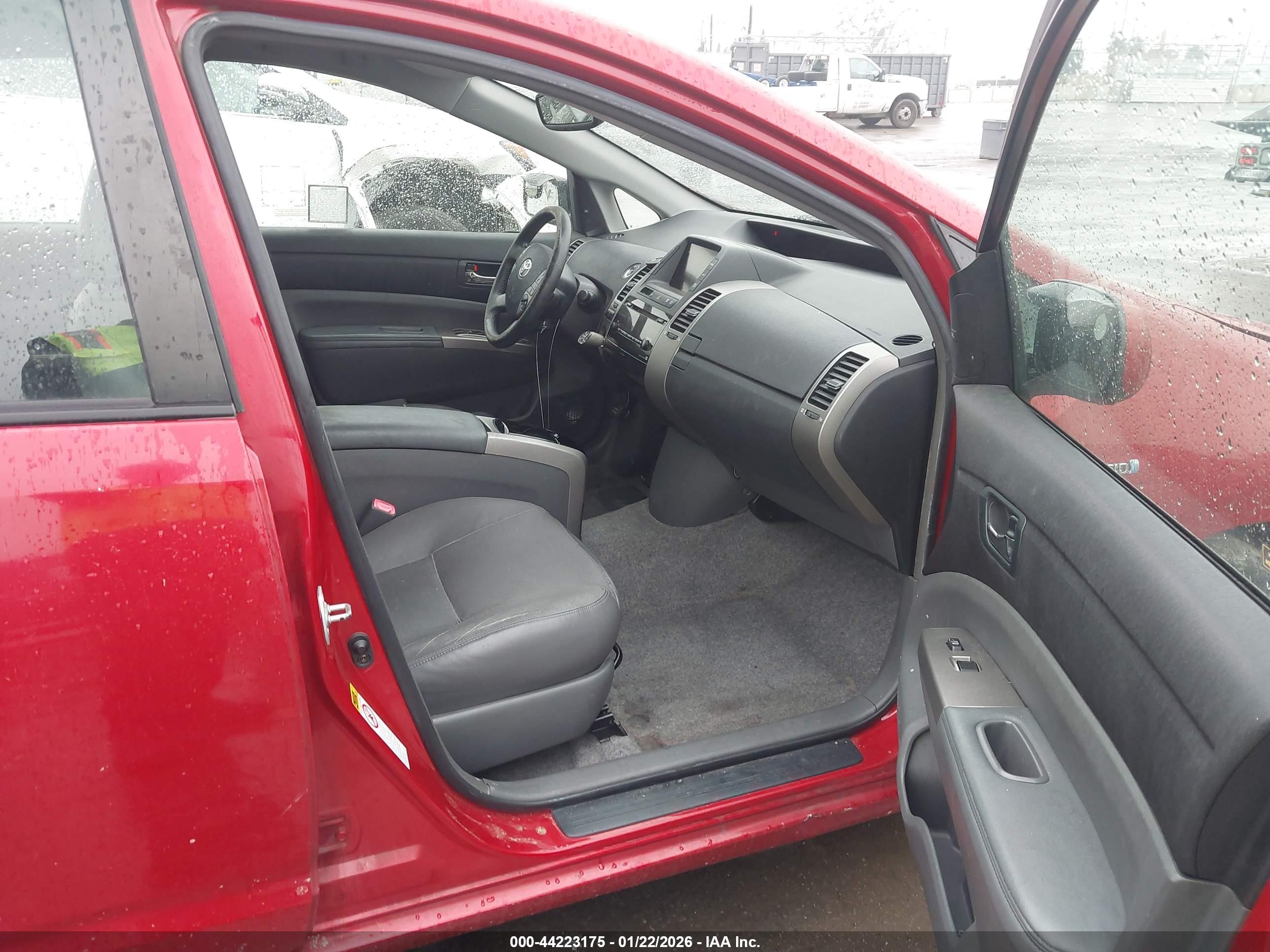 TOYOTA PRIUS image 5