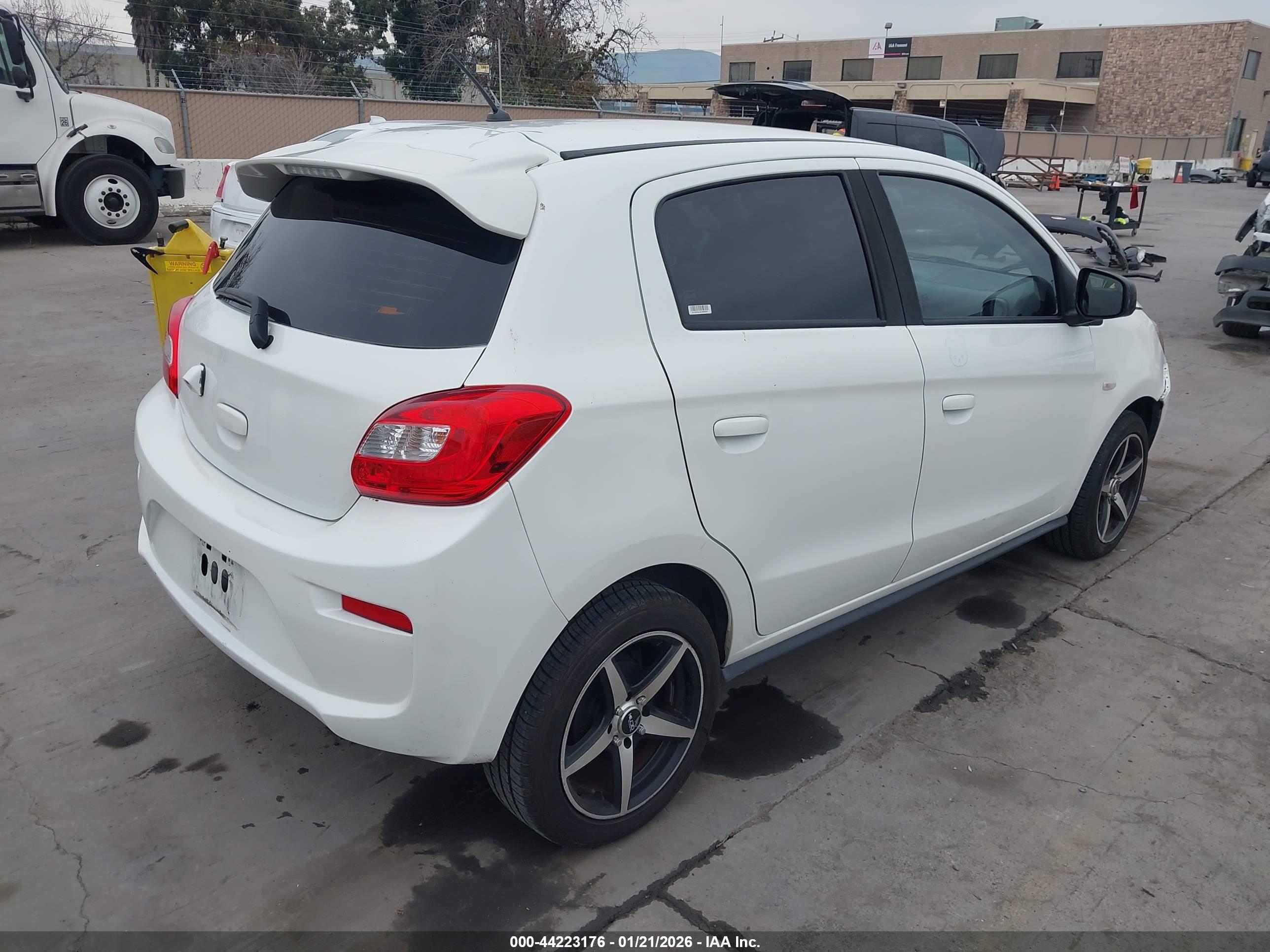 MITSUBISHI MIRAGE image 4