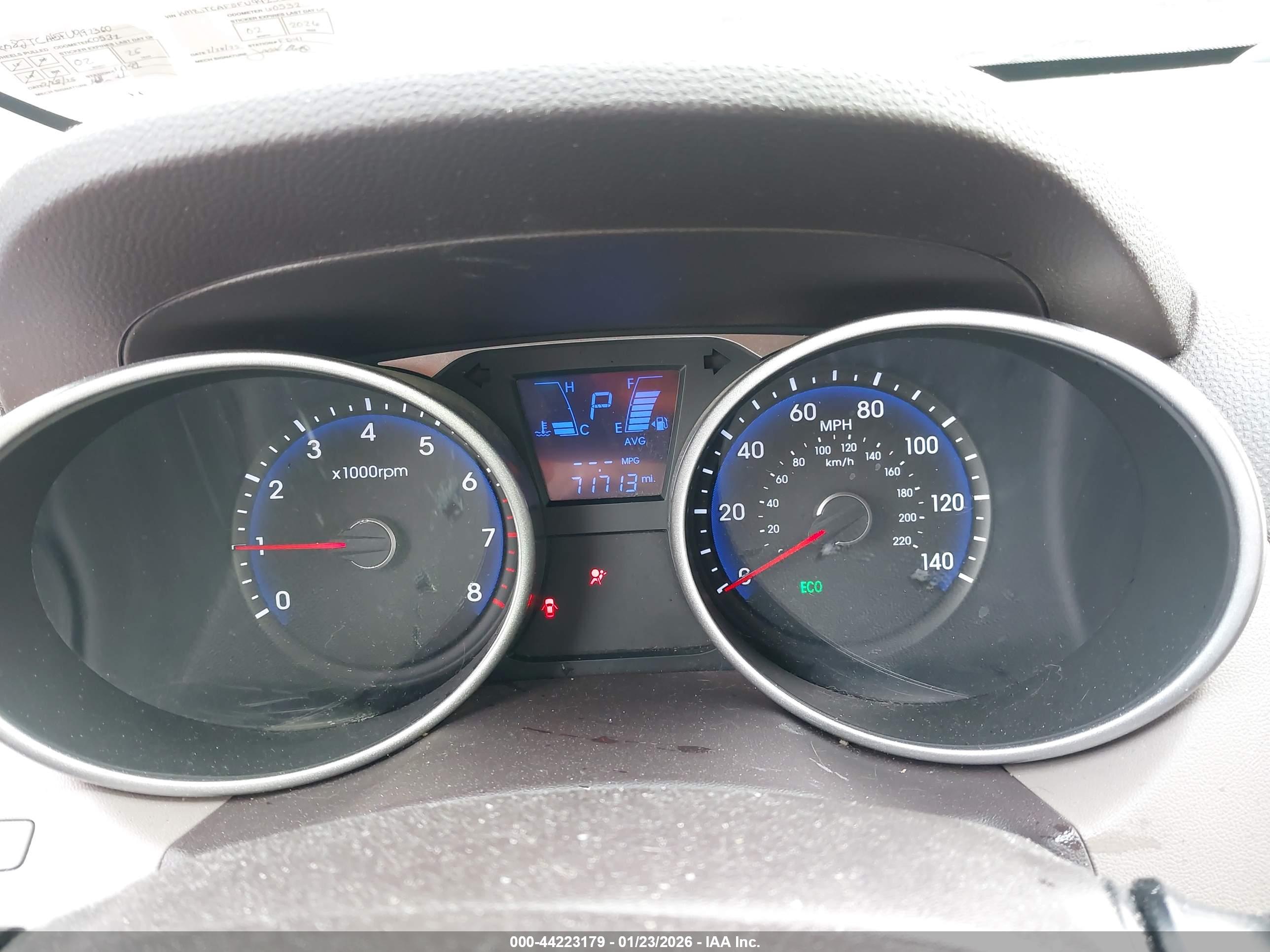 HYUNDAI TUCSON image 7