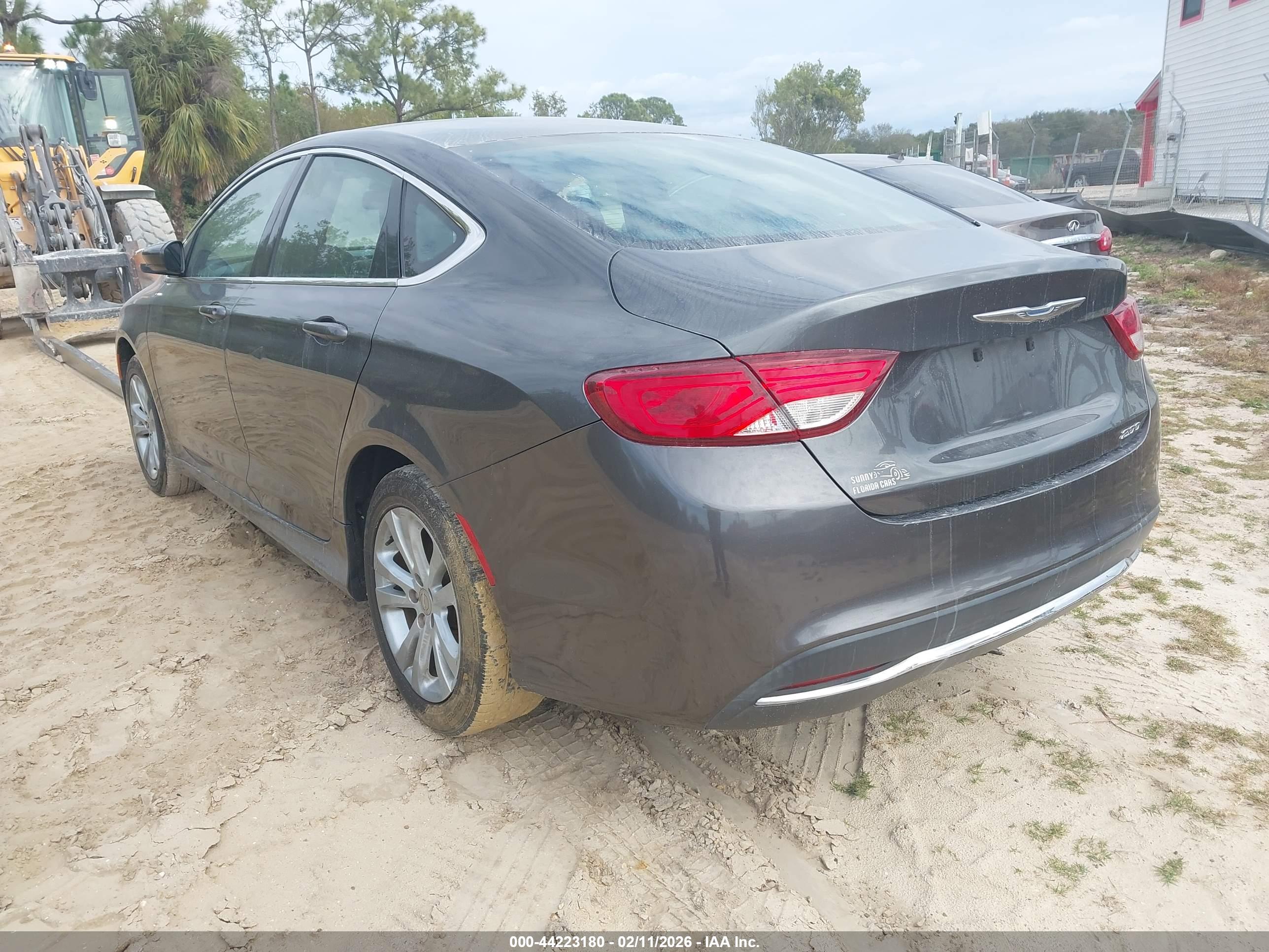 CHRYSLER 200 image 3
