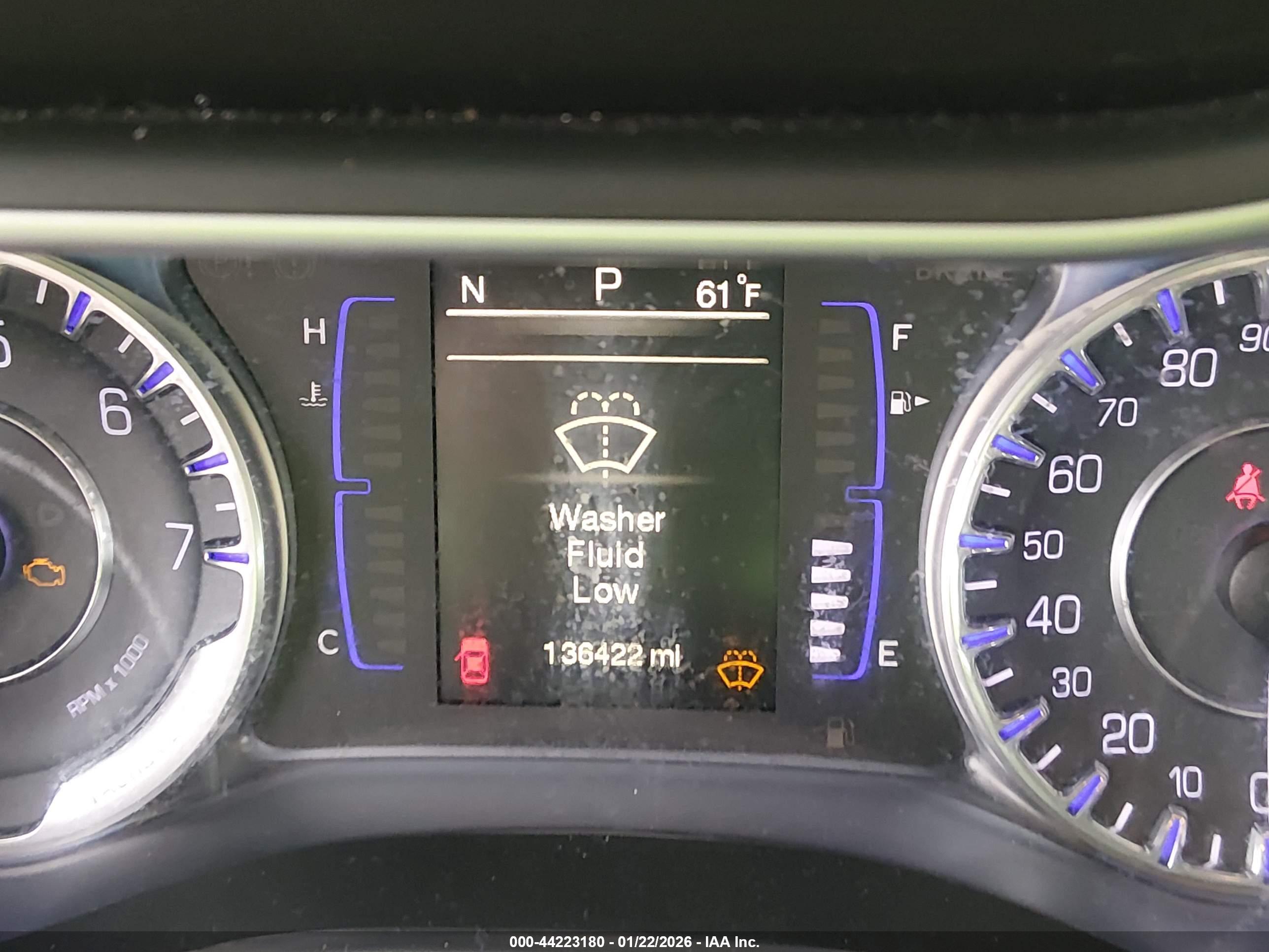 CHRYSLER 200 image 7