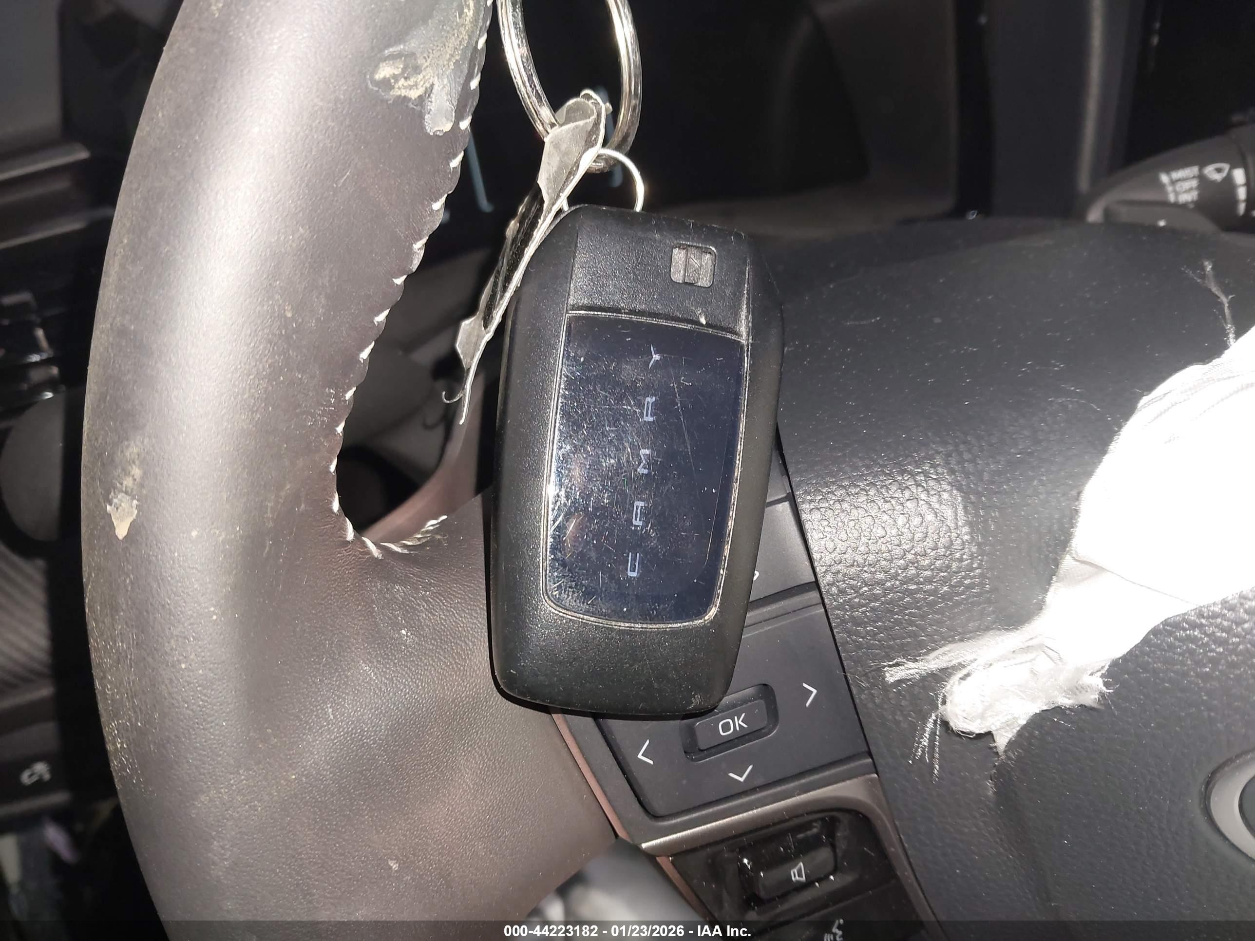 TOYOTA CAMRY image 11