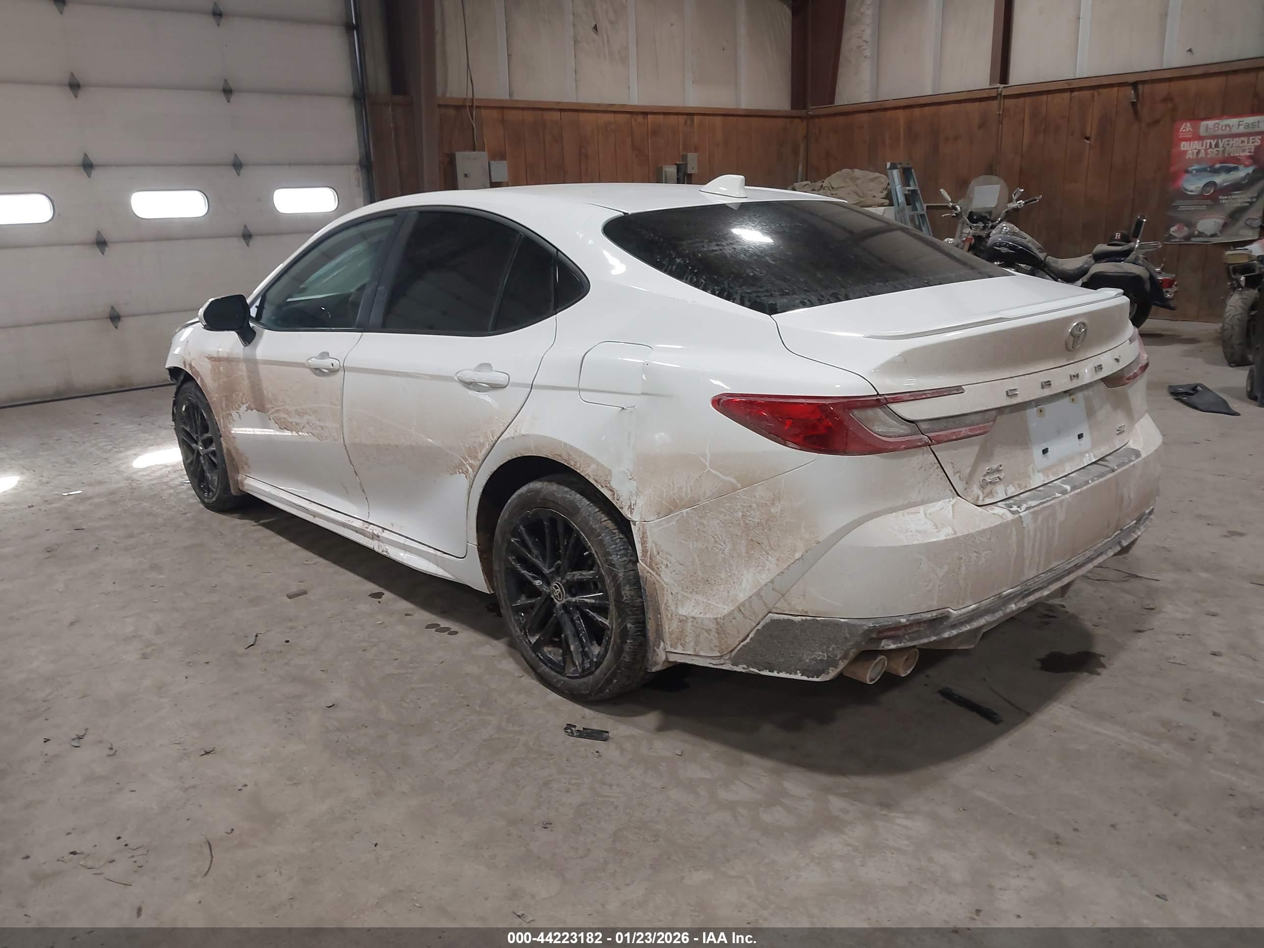 TOYOTA CAMRY image 3