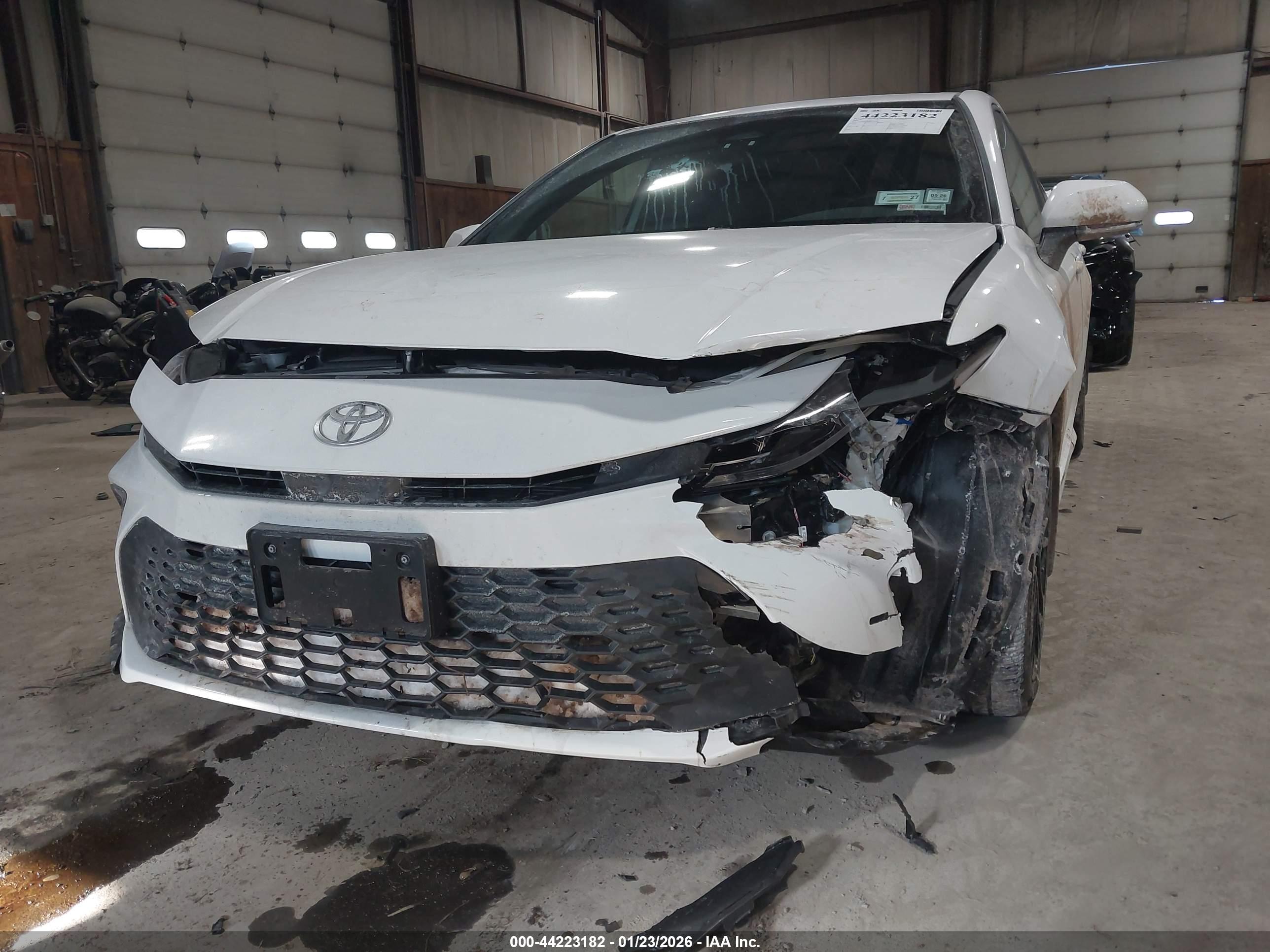 TOYOTA CAMRY image 6