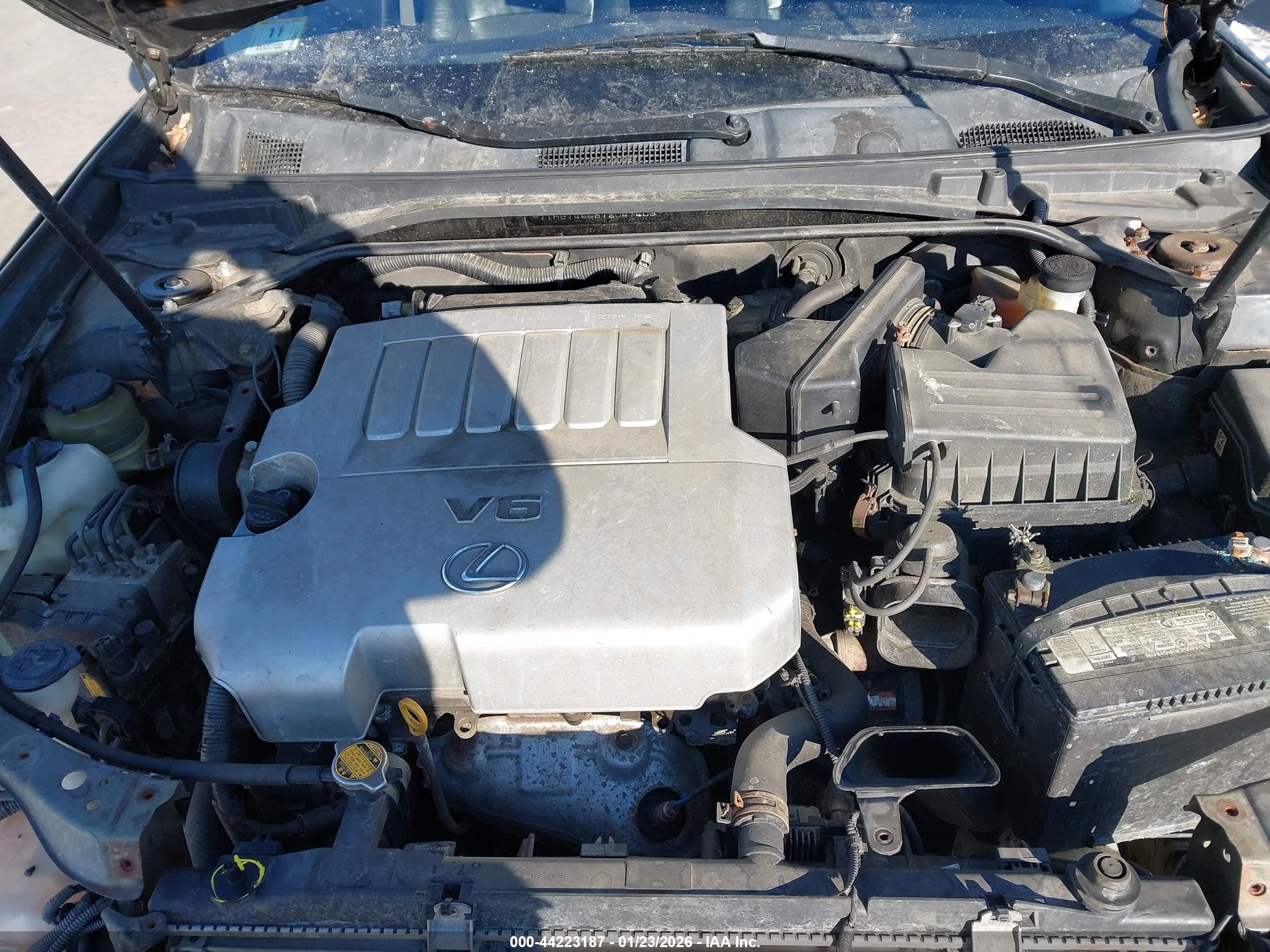 LEXUS ES image 10