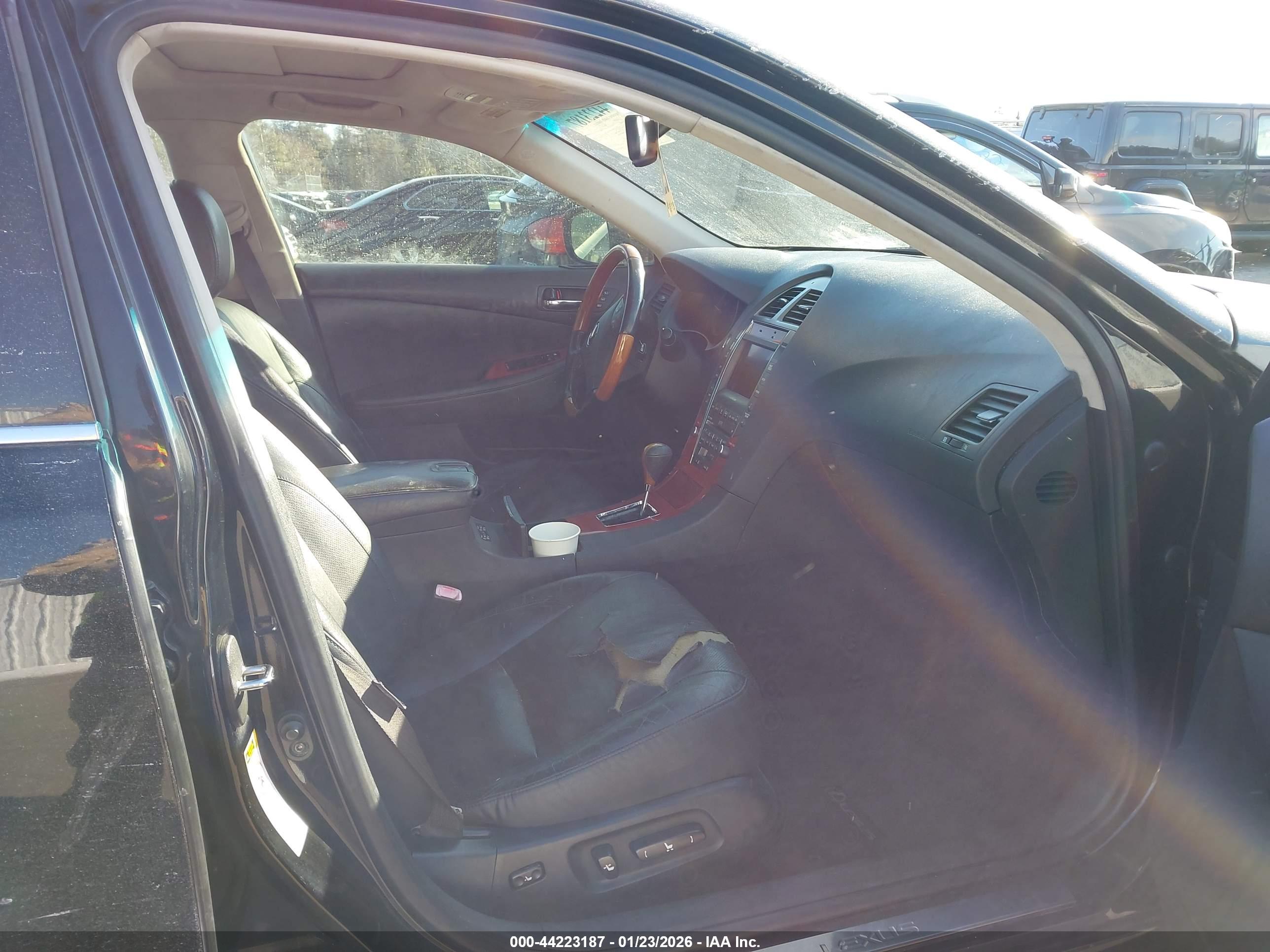 LEXUS ES image 5