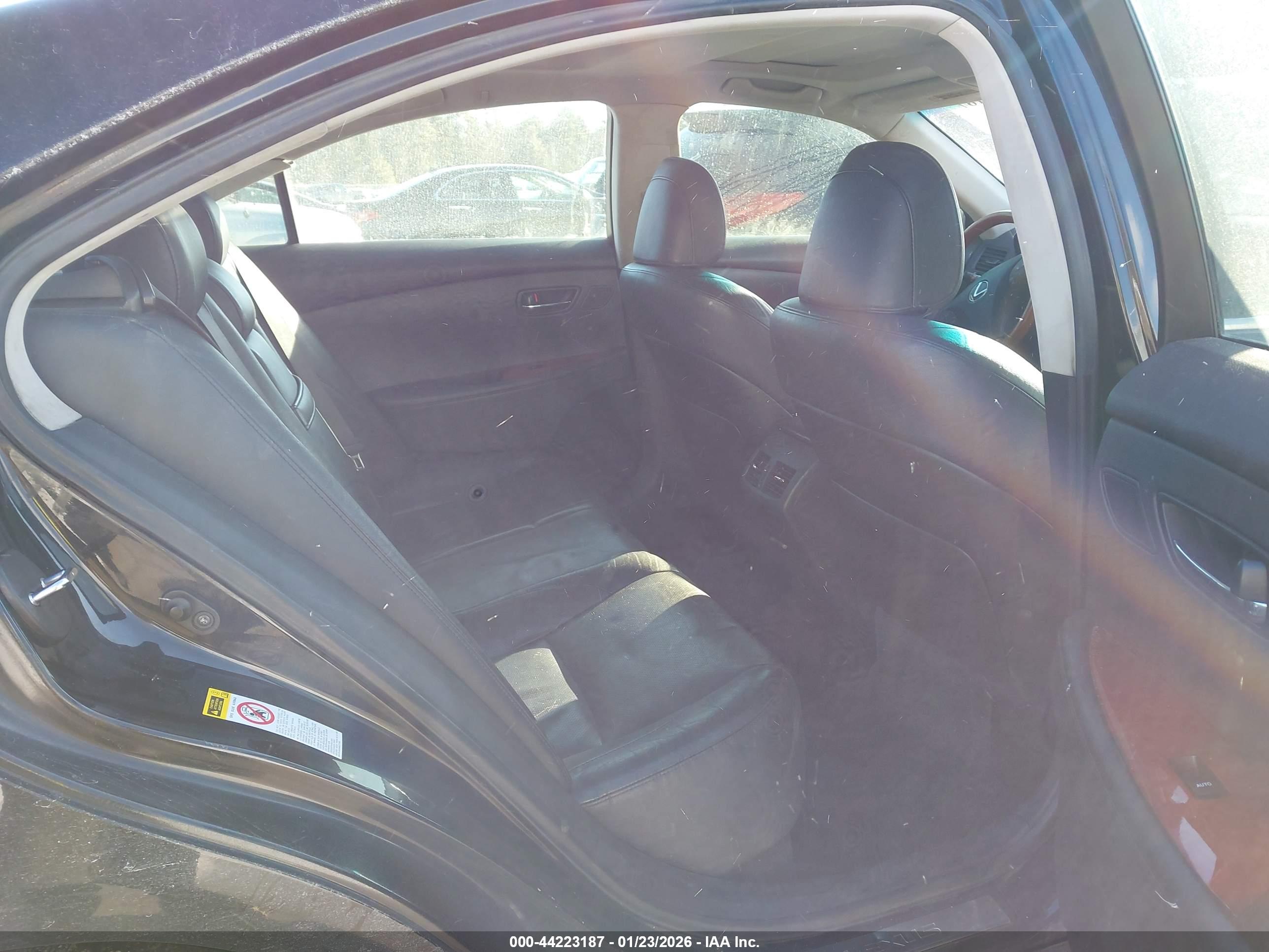 LEXUS ES image 8
