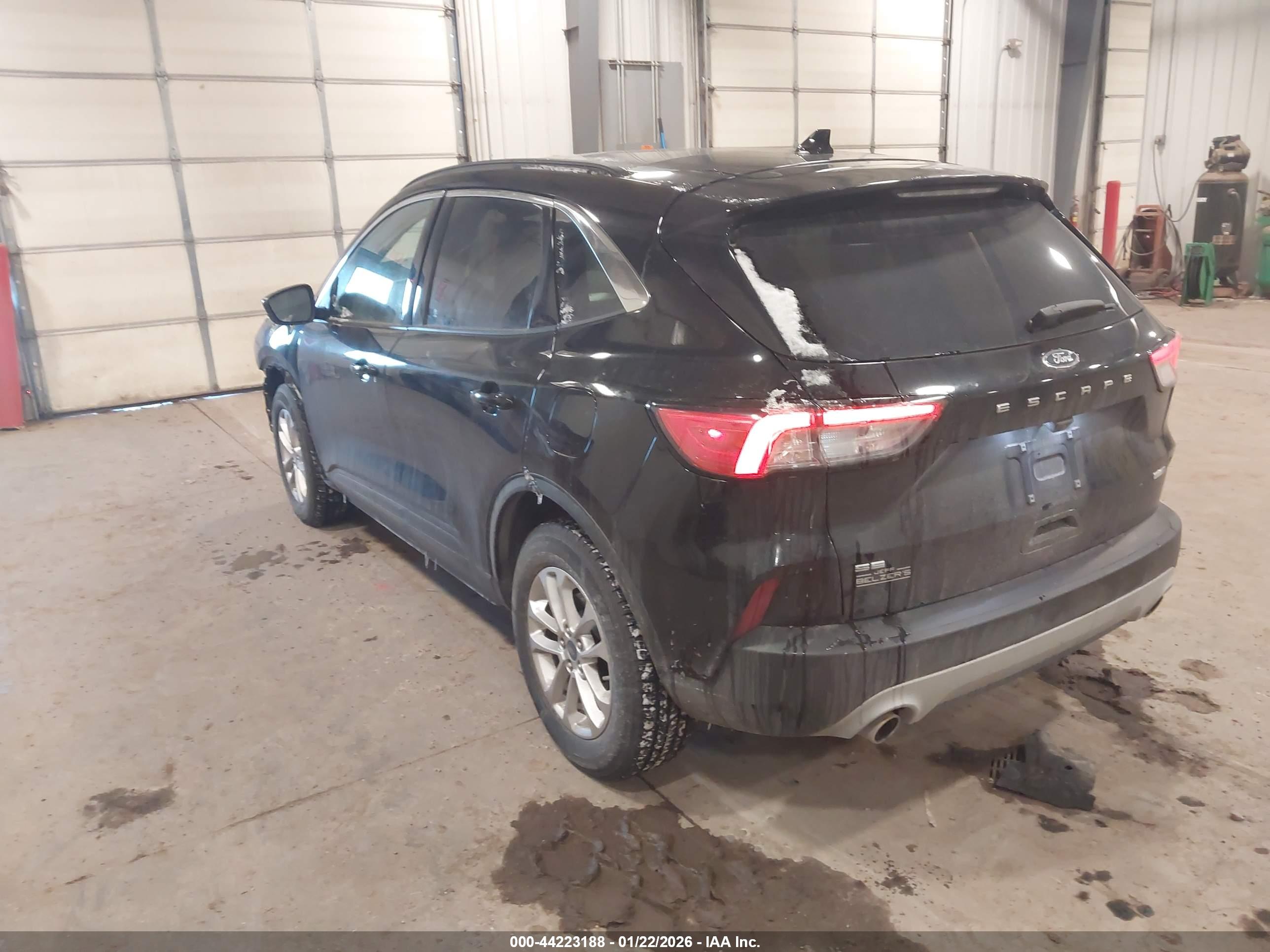 FORD ESCAPE image 3