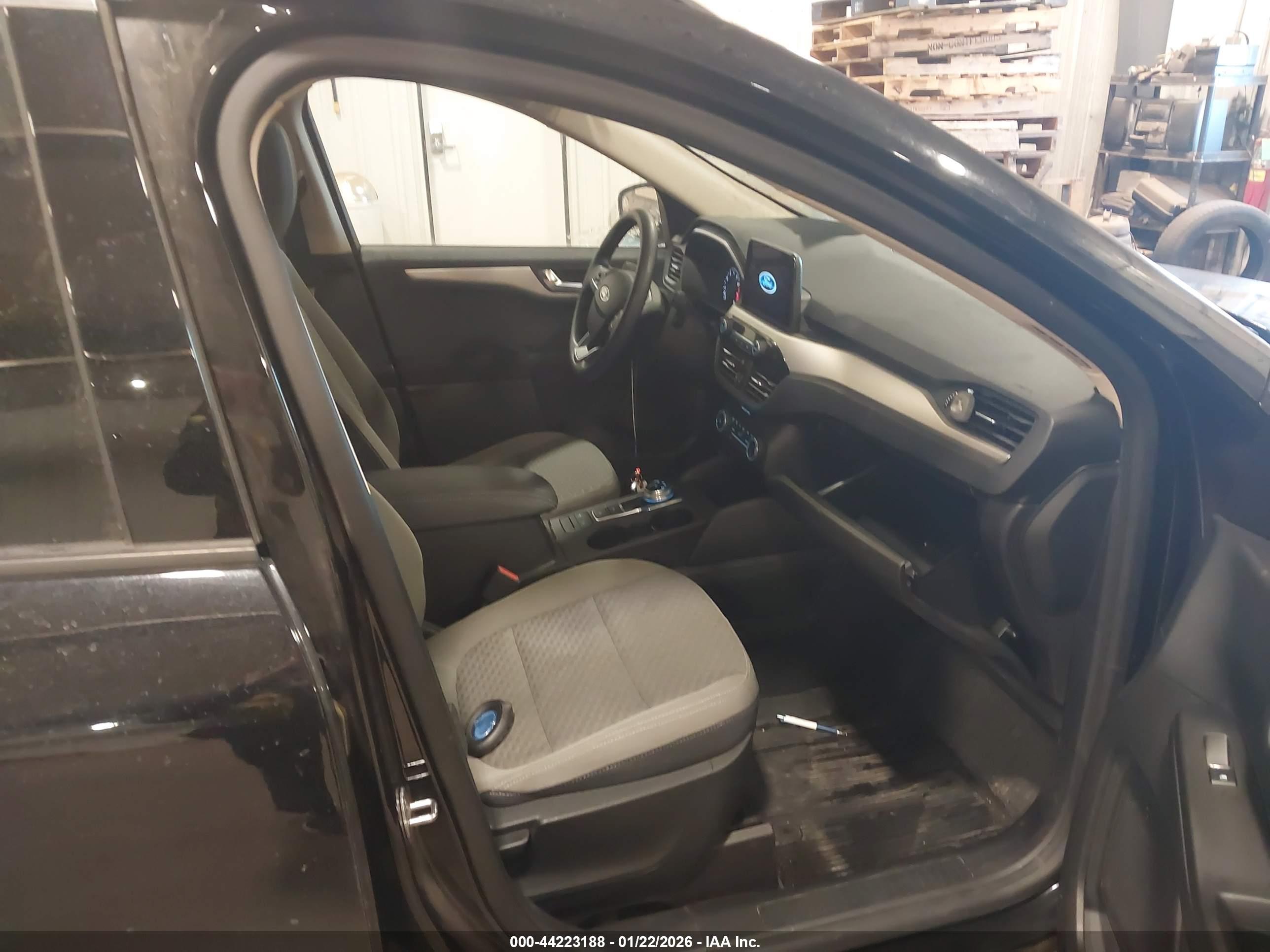 FORD ESCAPE image 5