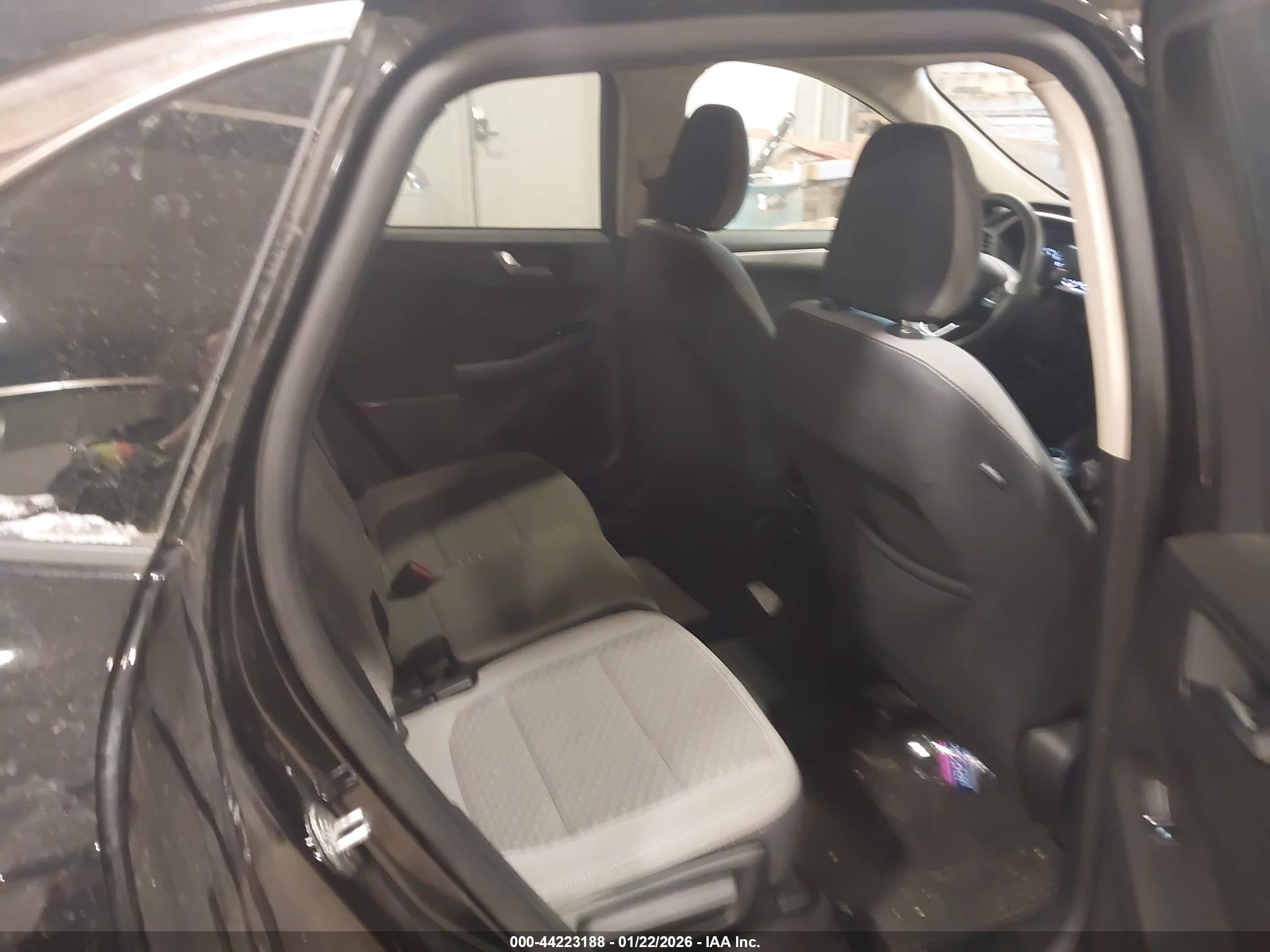FORD ESCAPE image 8