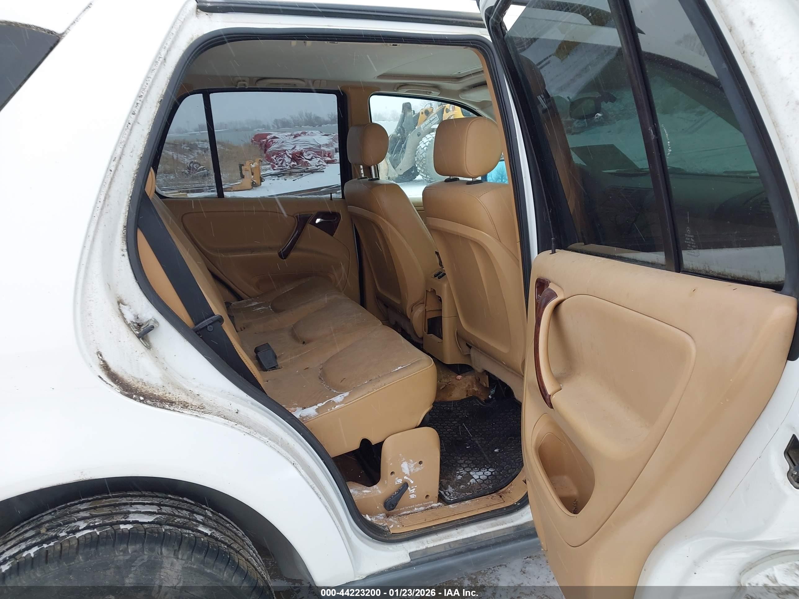 MERCEDES-BENZ ML image 8
