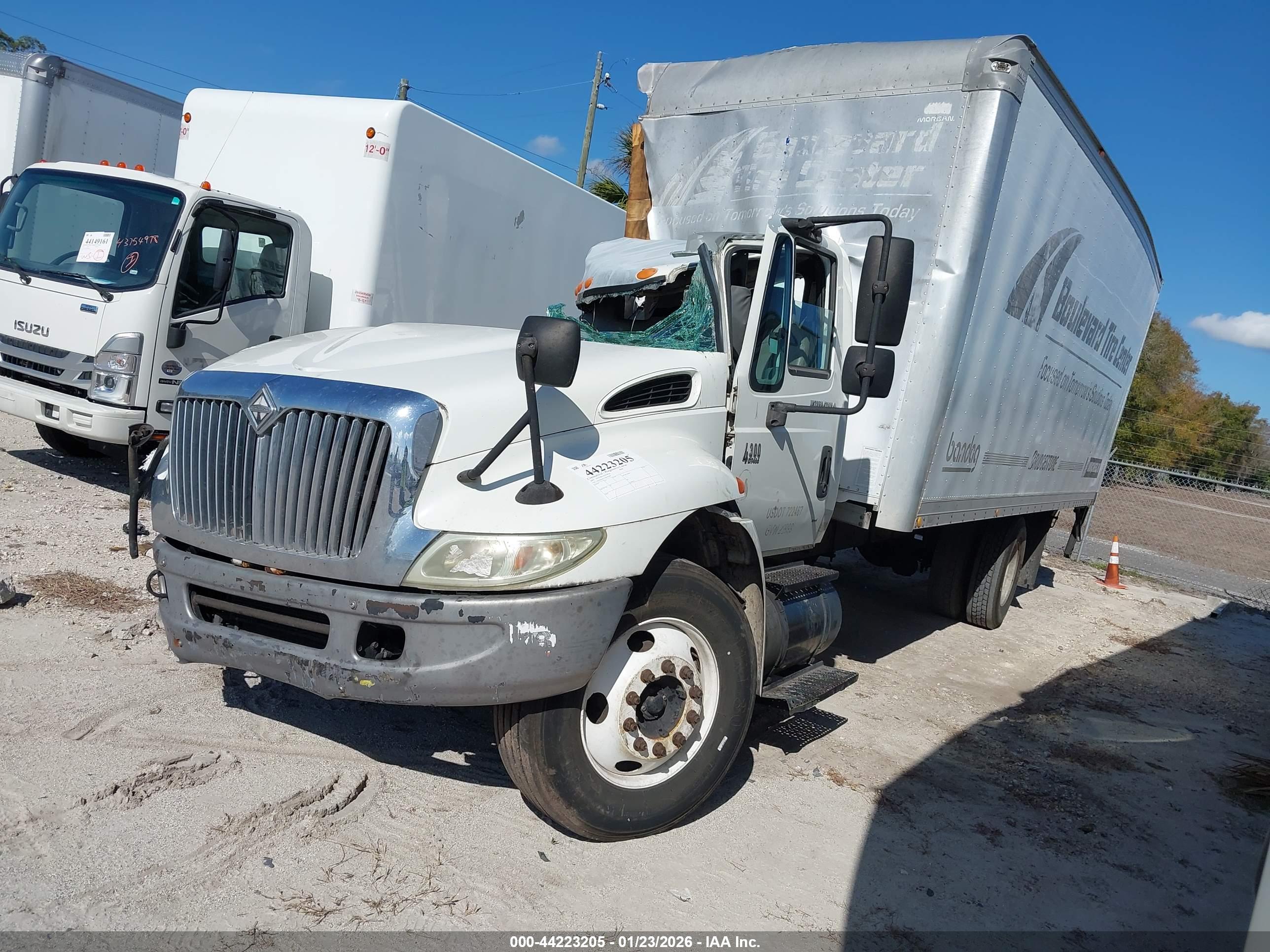 INTERNATIONAL 4000 image 2