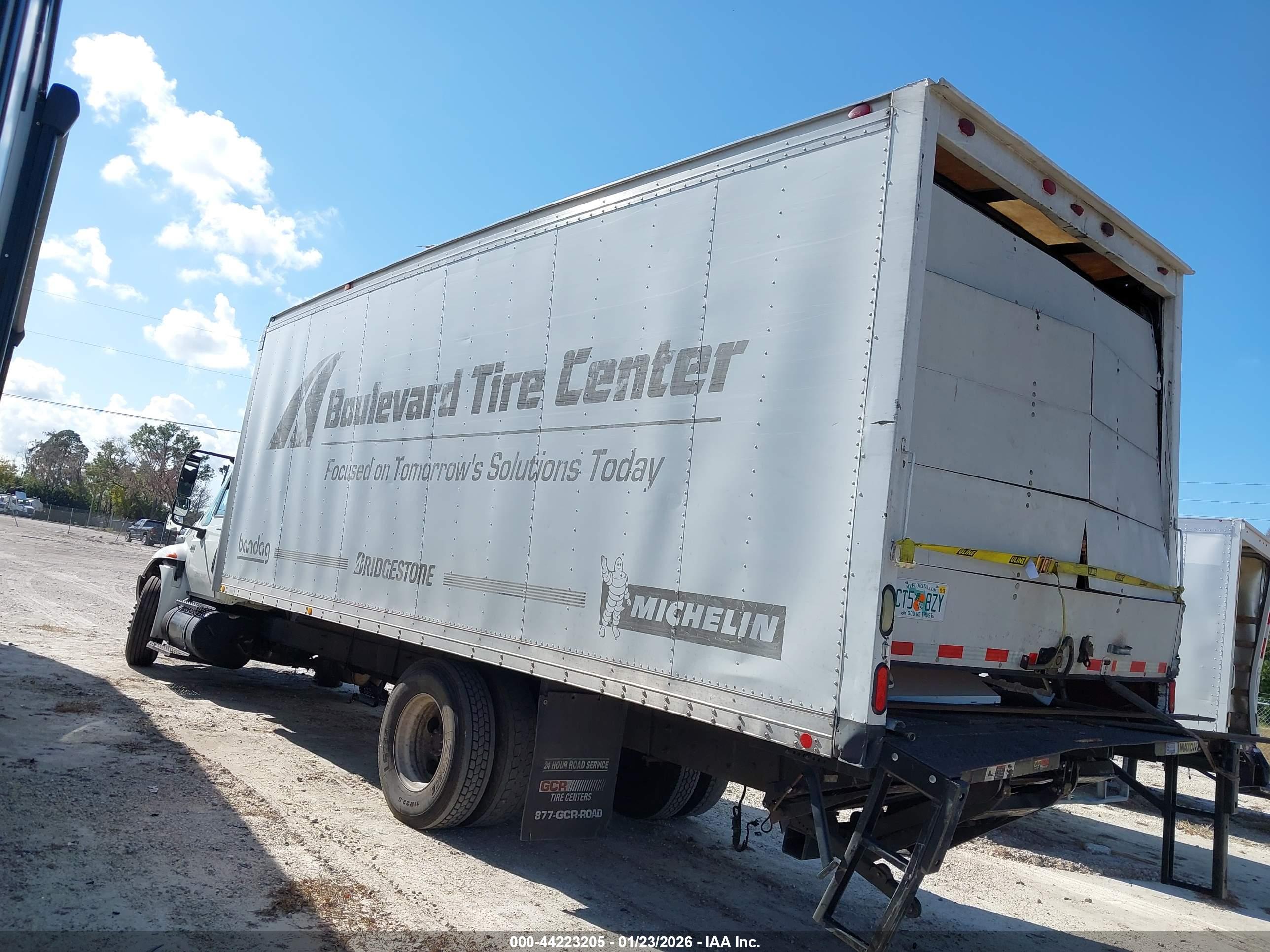 INTERNATIONAL 4000 image 3