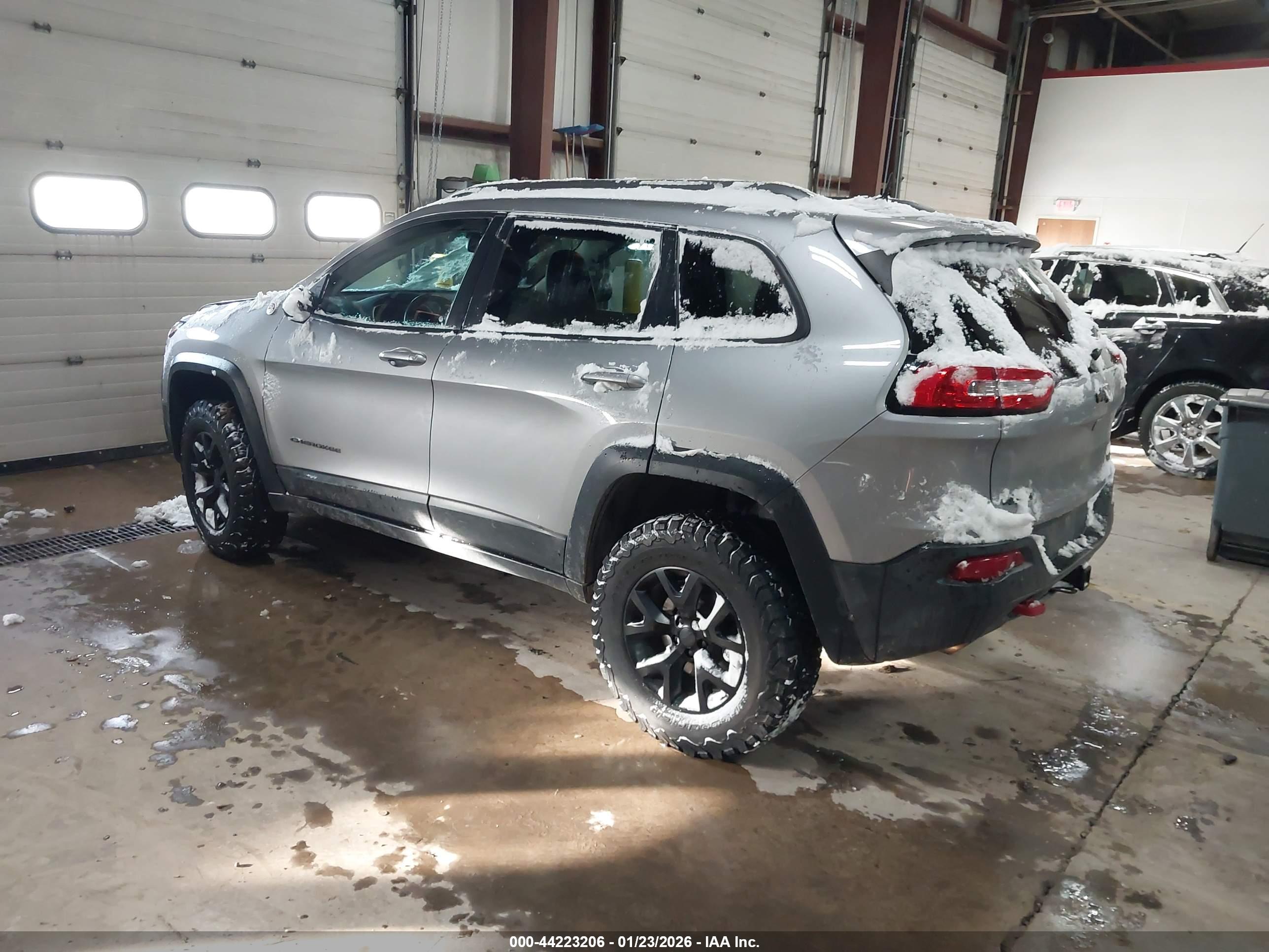 JEEP CHEROKEE image 3