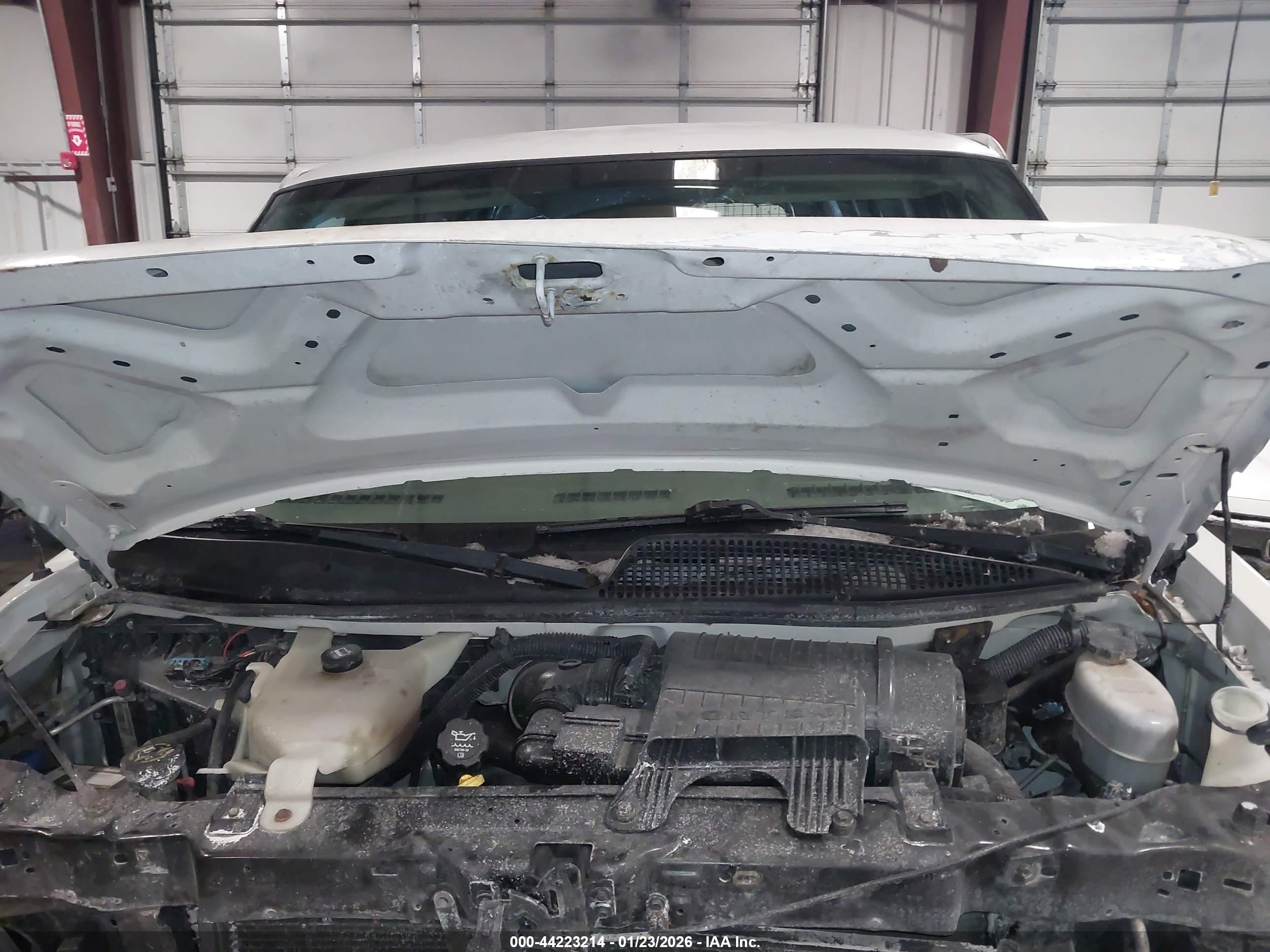 CHEVROLET EXPRESS image 10