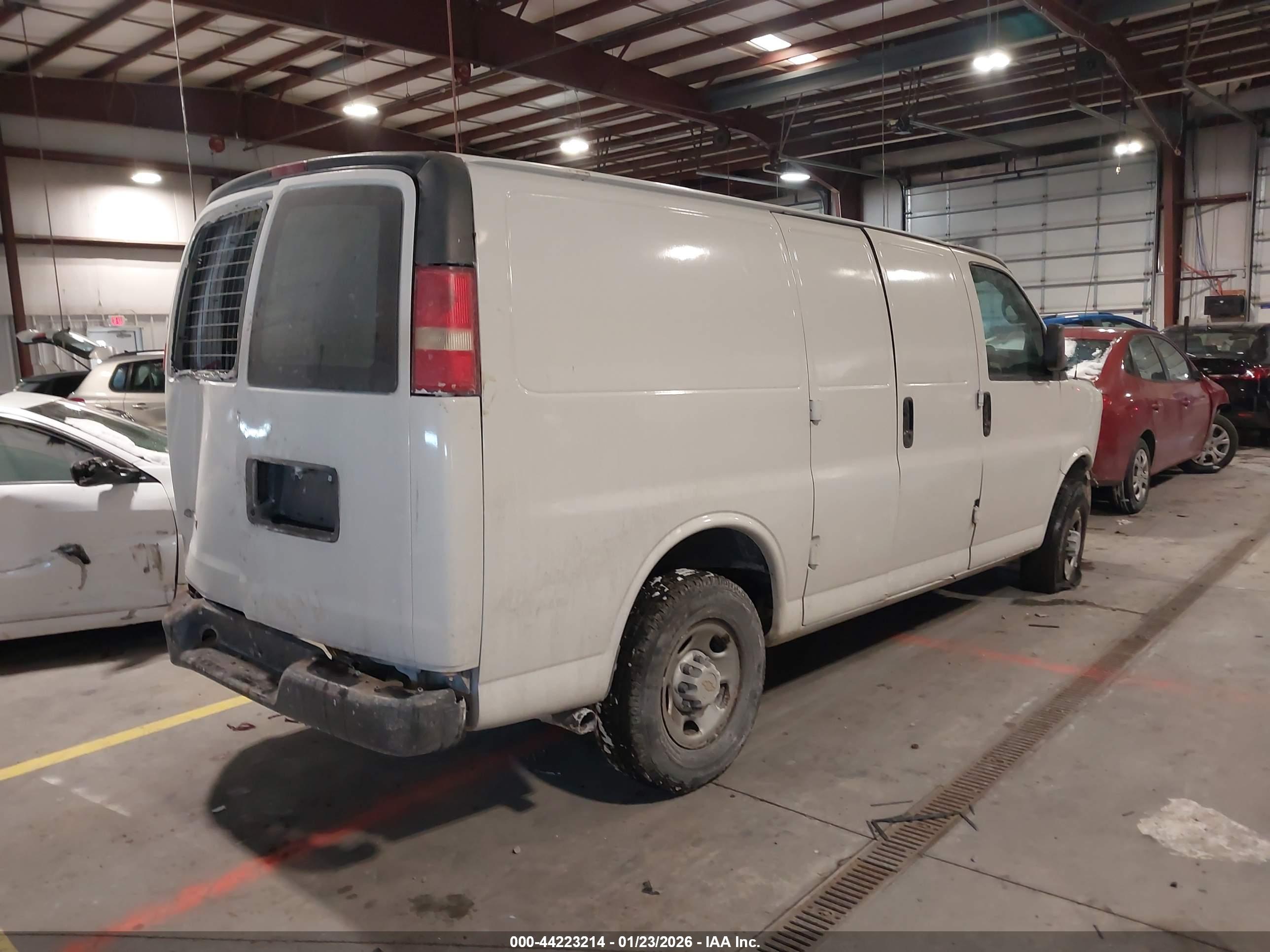 CHEVROLET EXPRESS image 4