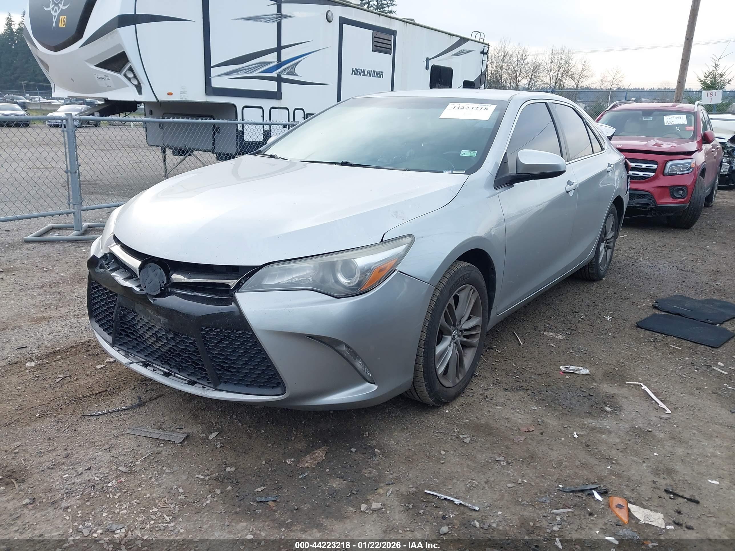 TOYOTA CAMRY image 2