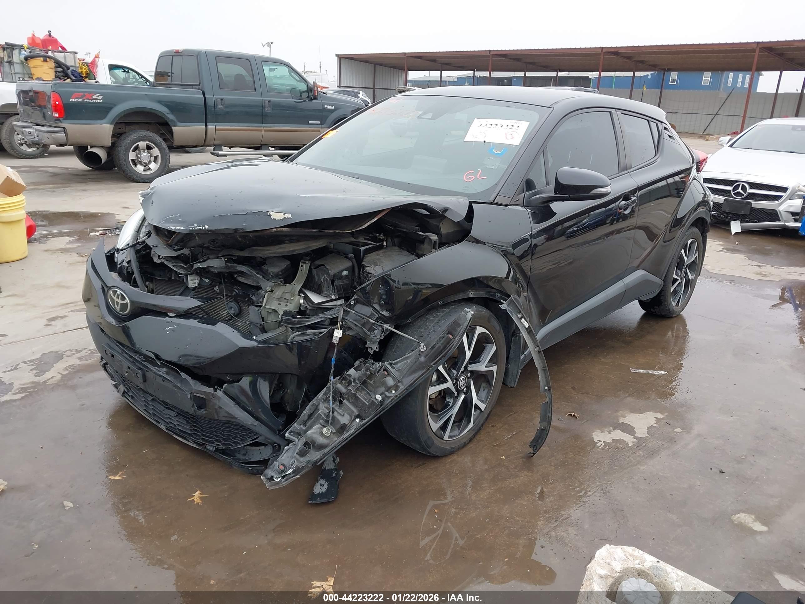 TOYOTA C-HR image 2