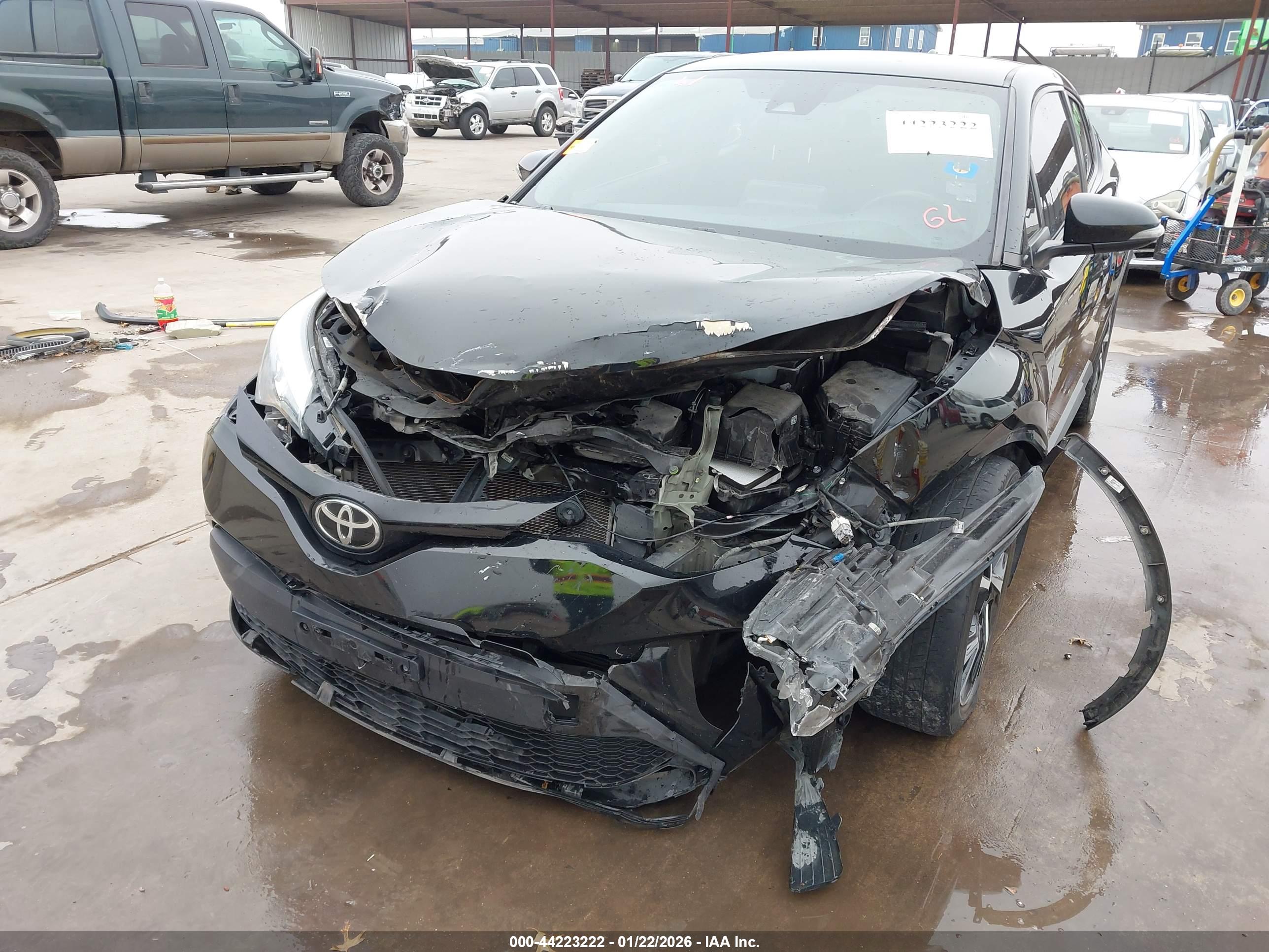 TOYOTA C-HR image 6