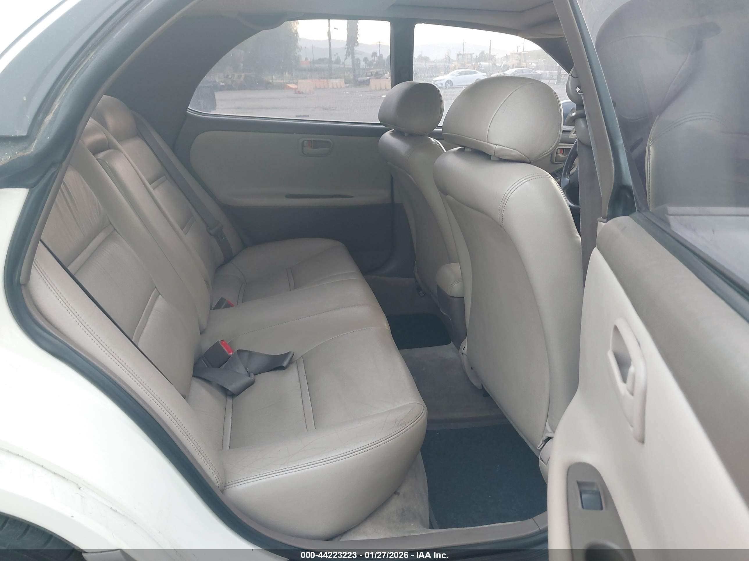 LEXUS ES image 8