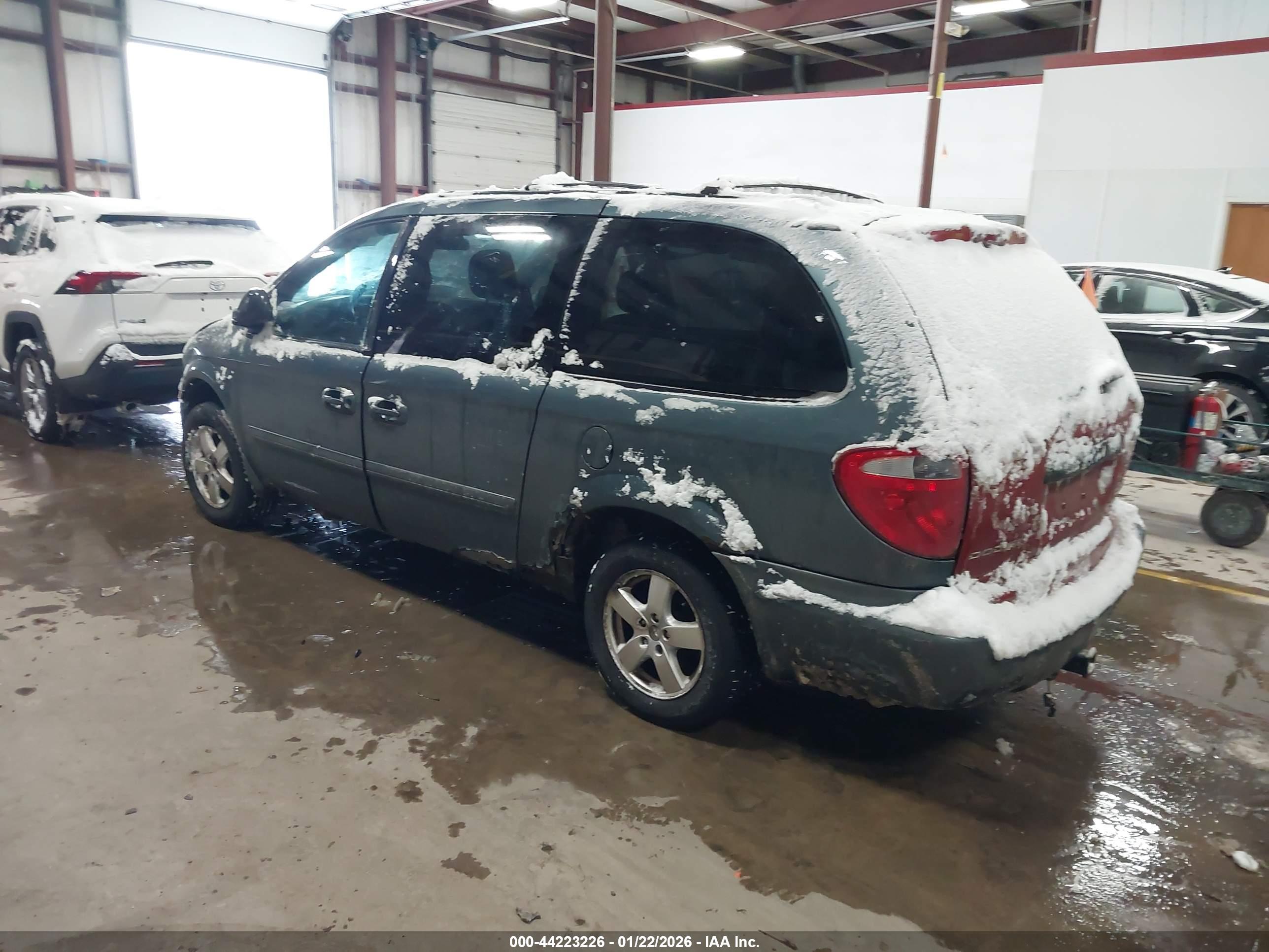 DODGE GRAND image 3
