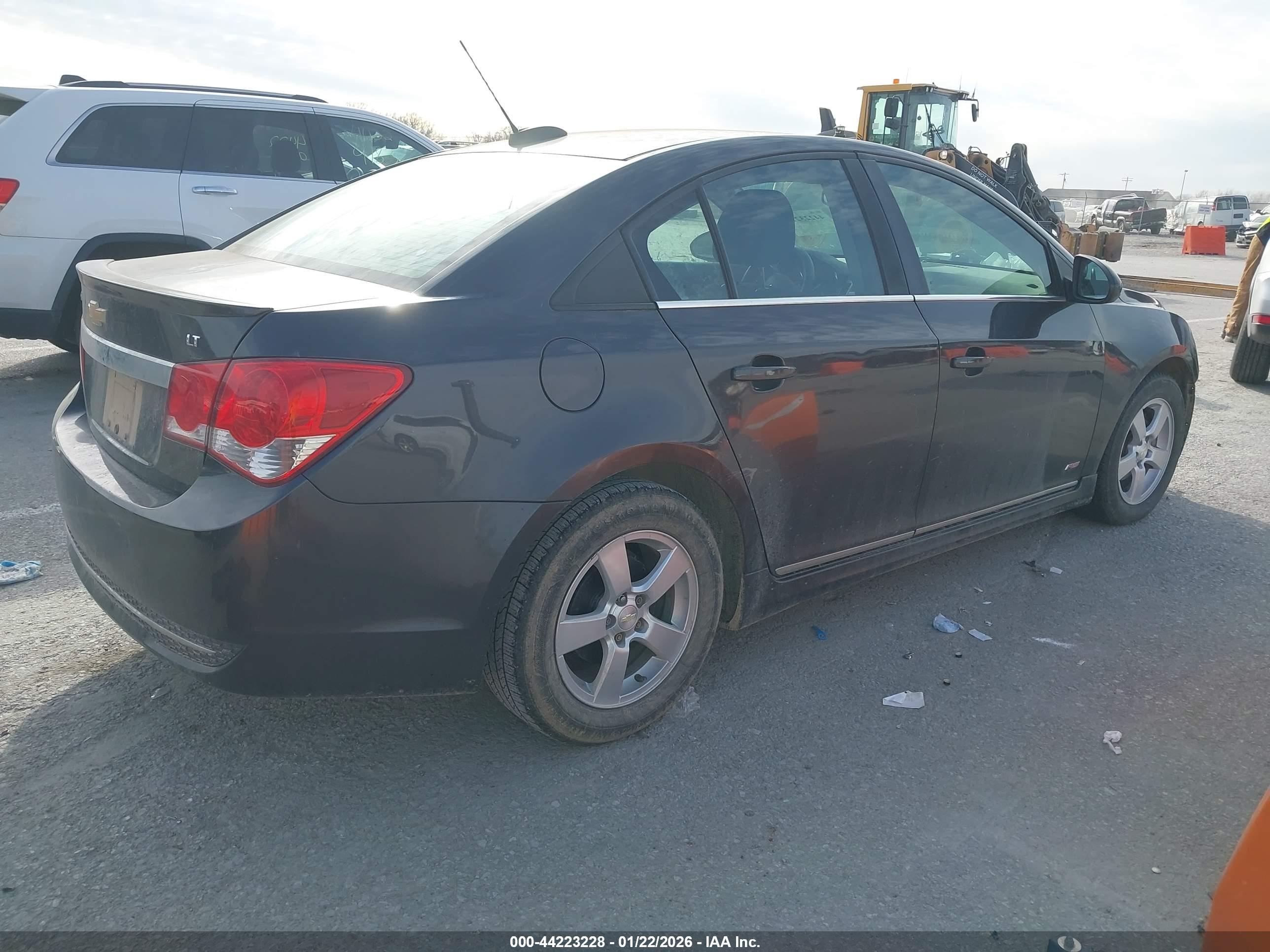 CHEVROLET CRUZE image 4