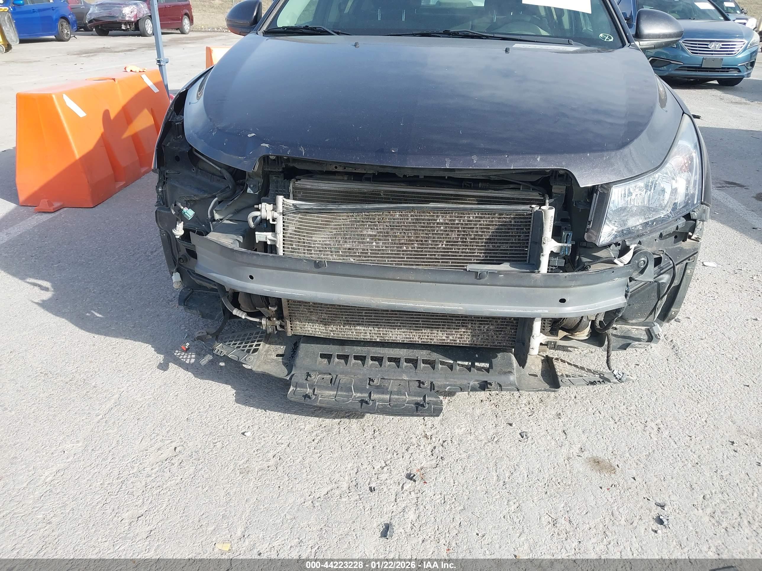 CHEVROLET CRUZE image 6