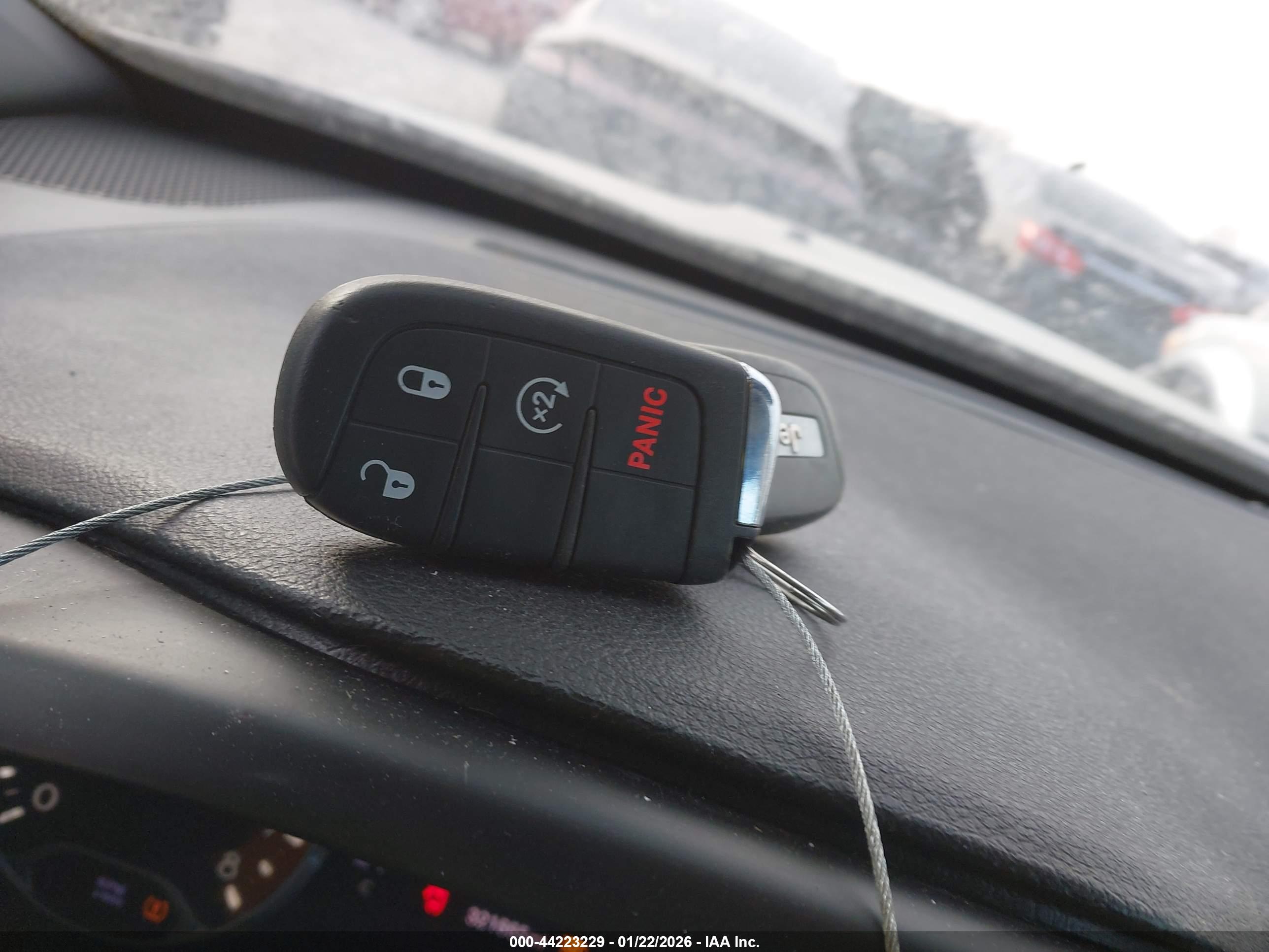 JEEP RENEGADE image 11