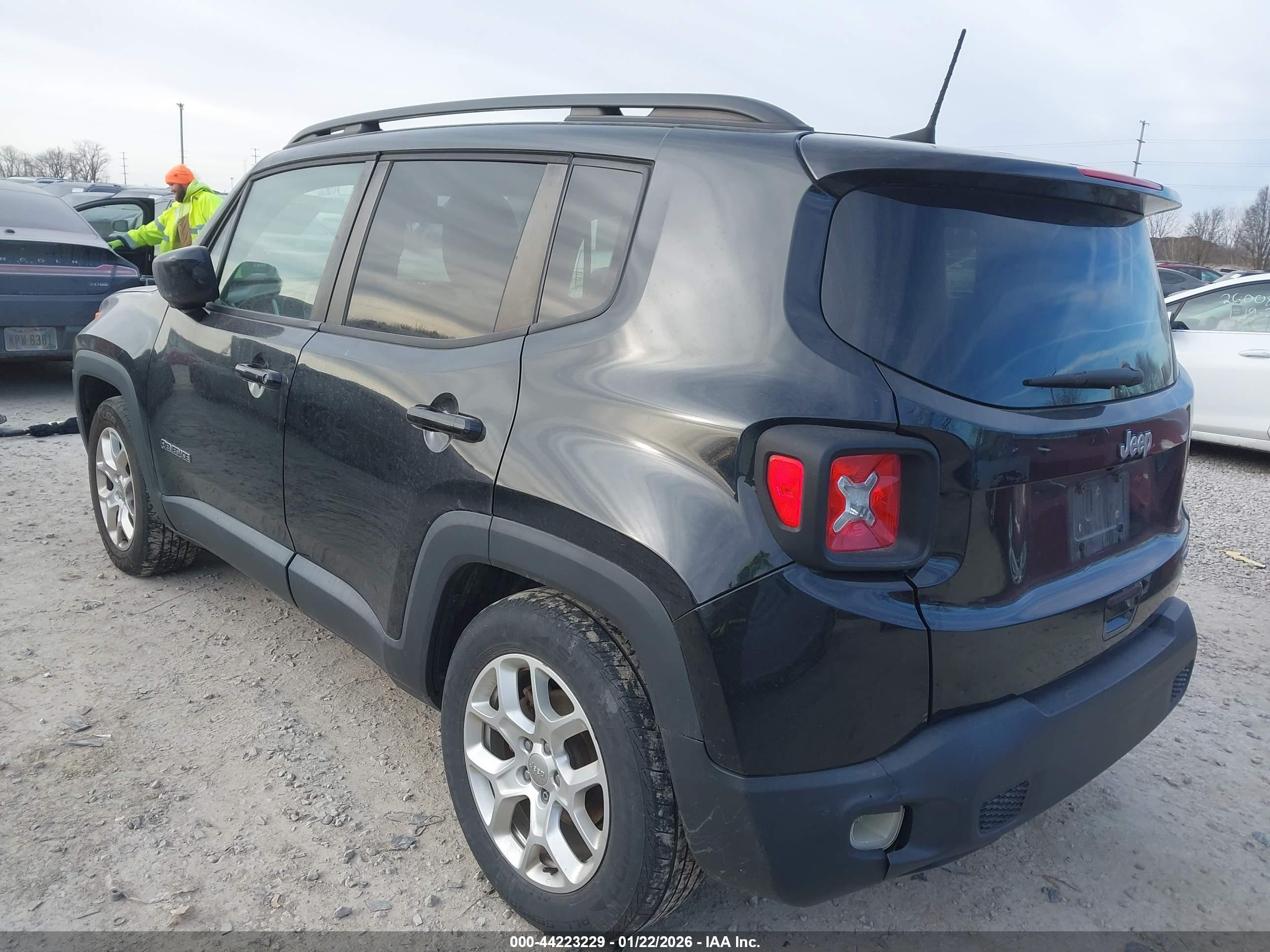 JEEP RENEGADE image 3