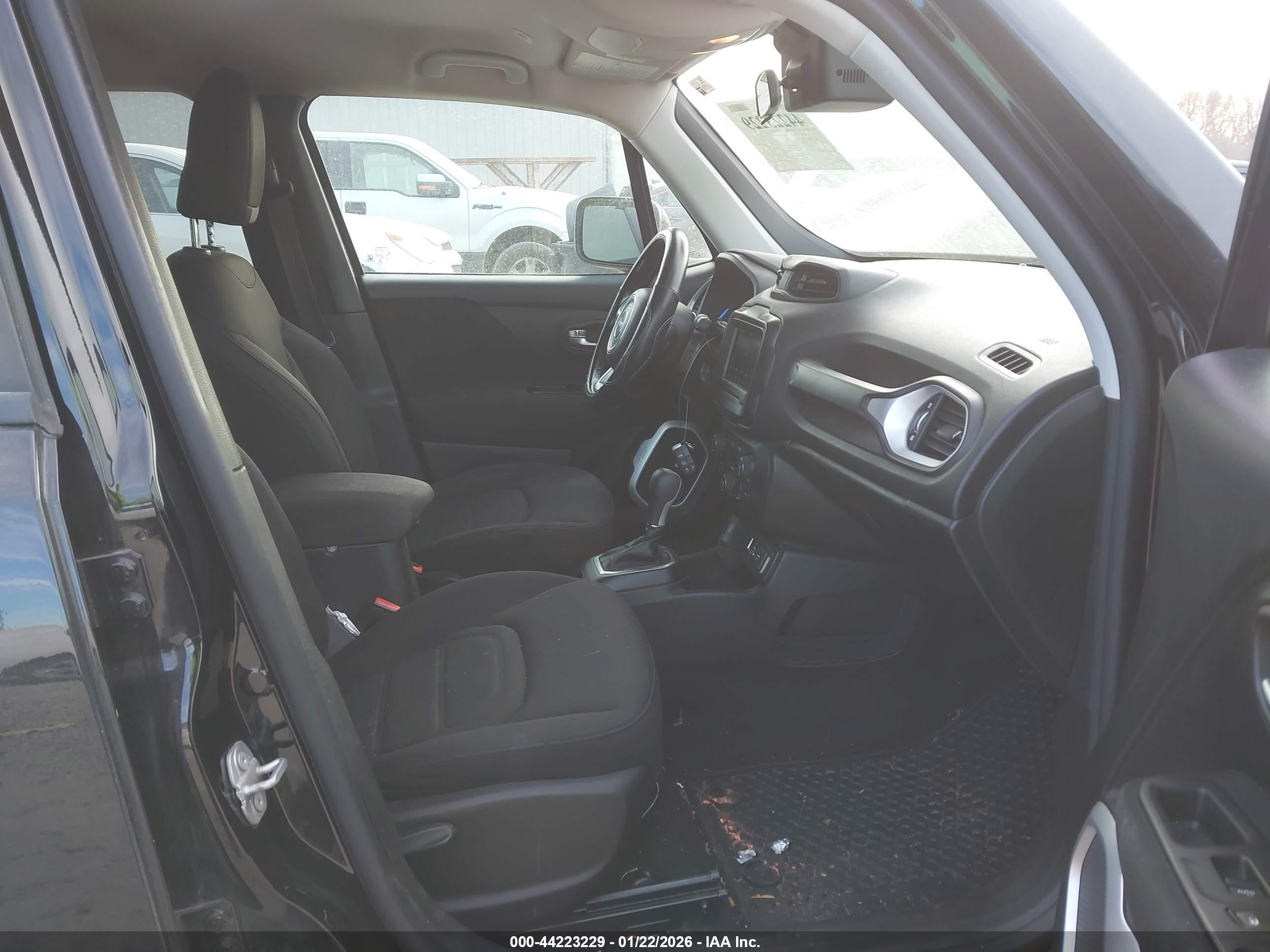 JEEP RENEGADE image 5