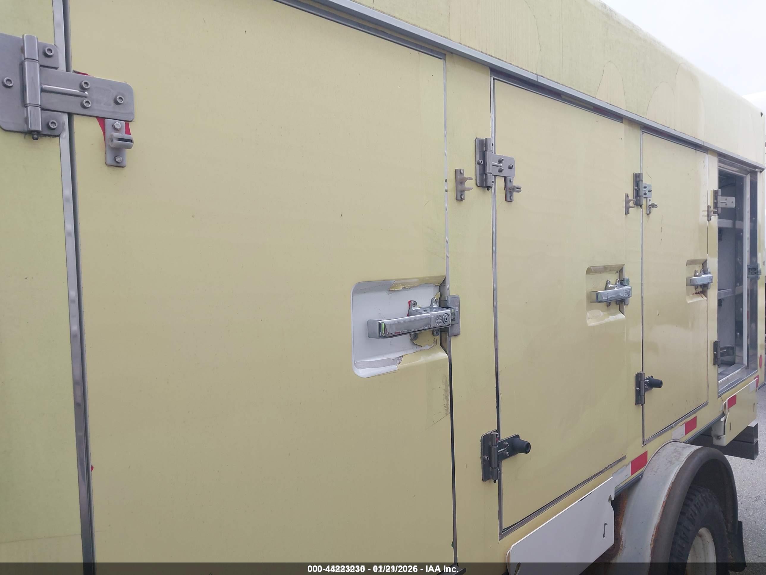 FORD E-450 image 8