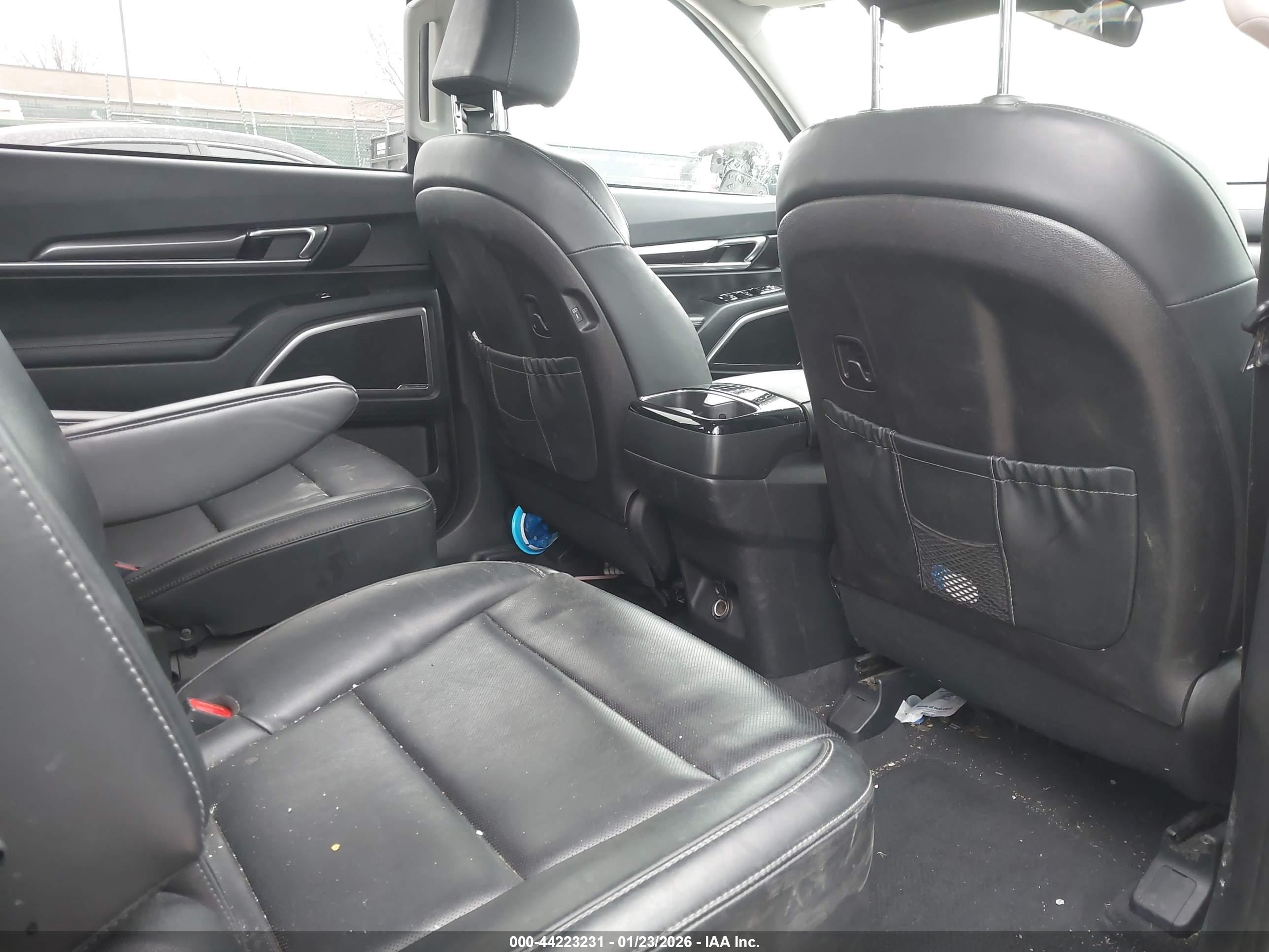 KIA TELLURIDE image 8