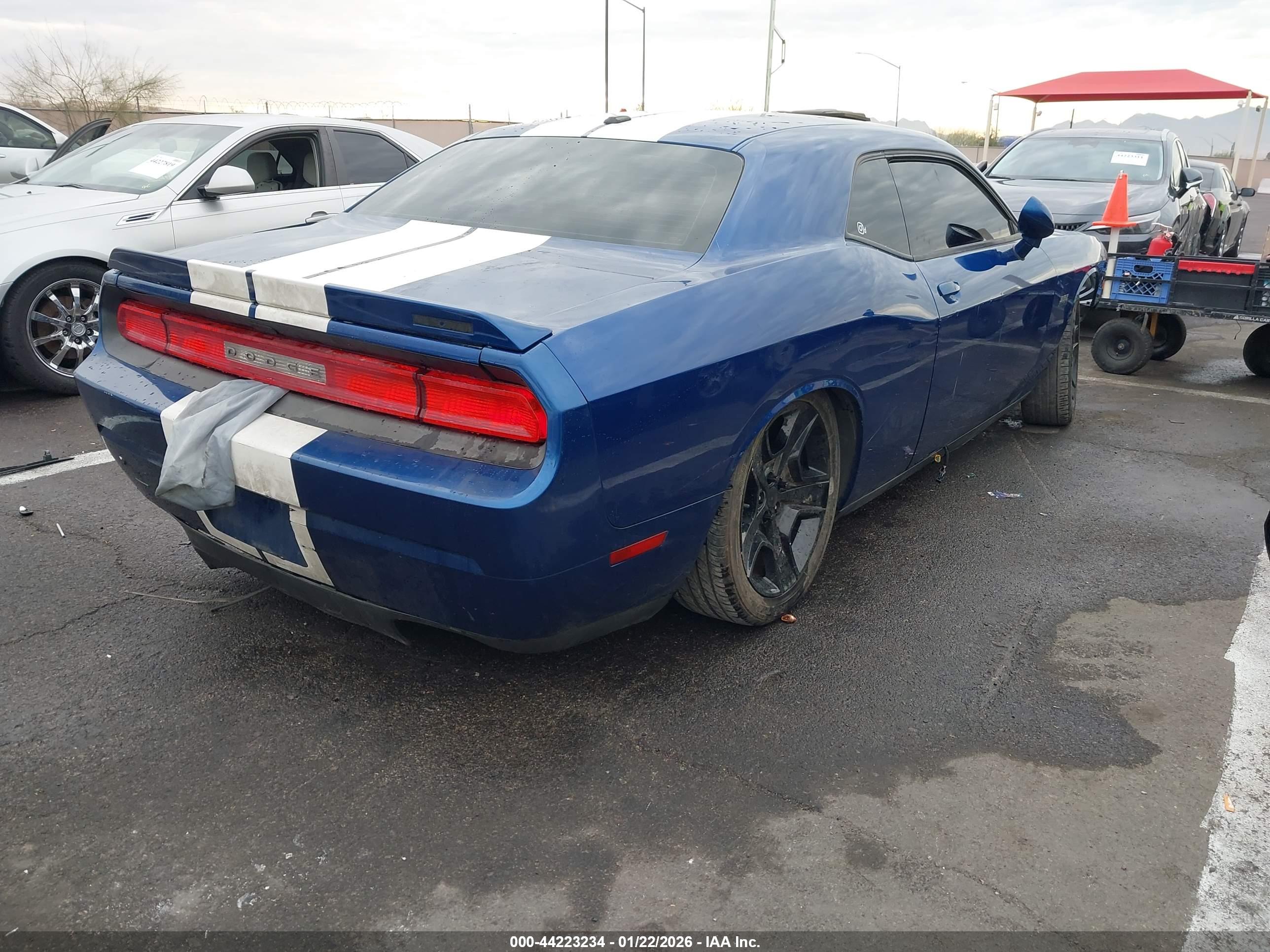 DODGE CHALLENGER image 4