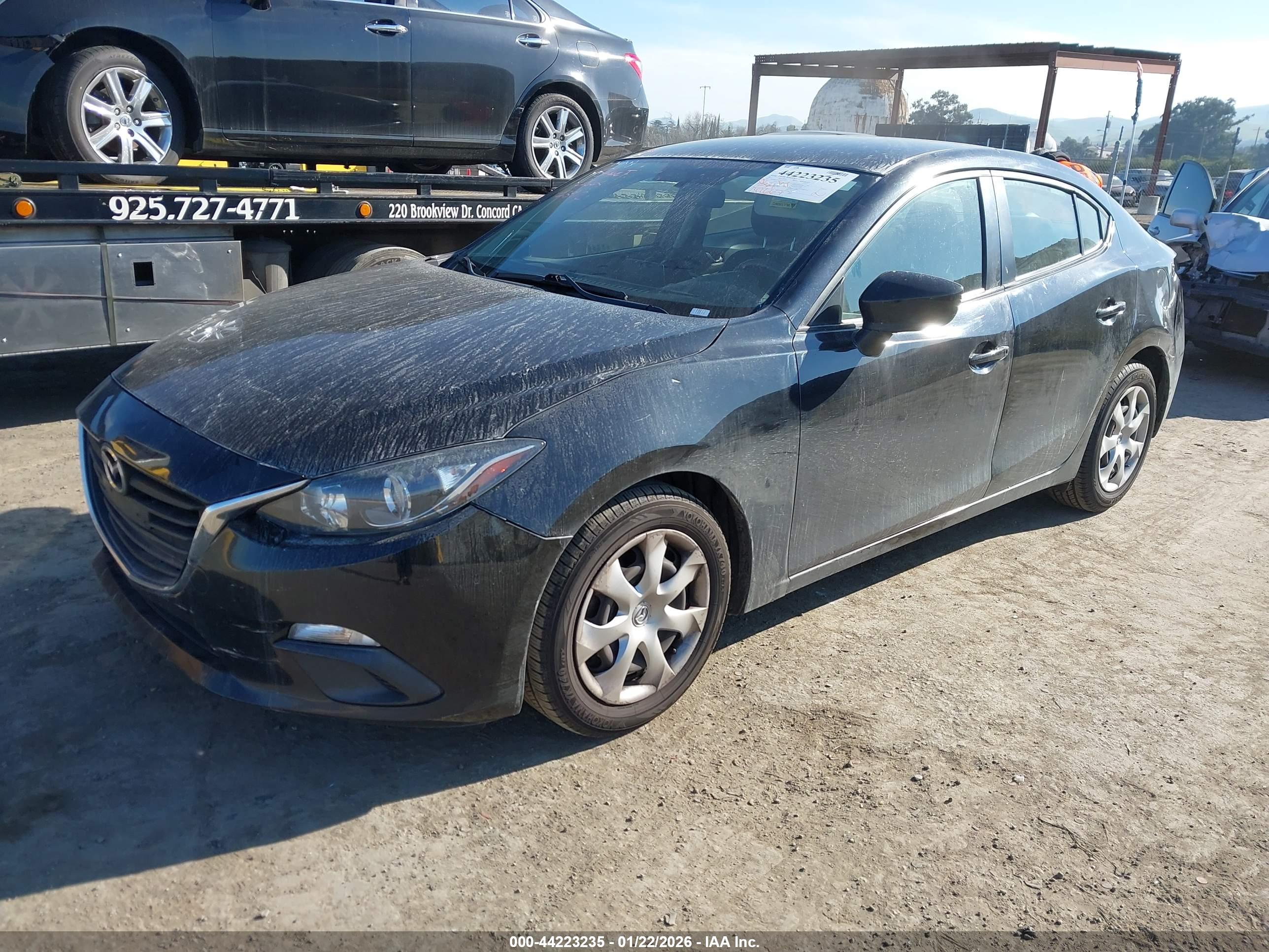 MAZDA MAZDA3 image 2