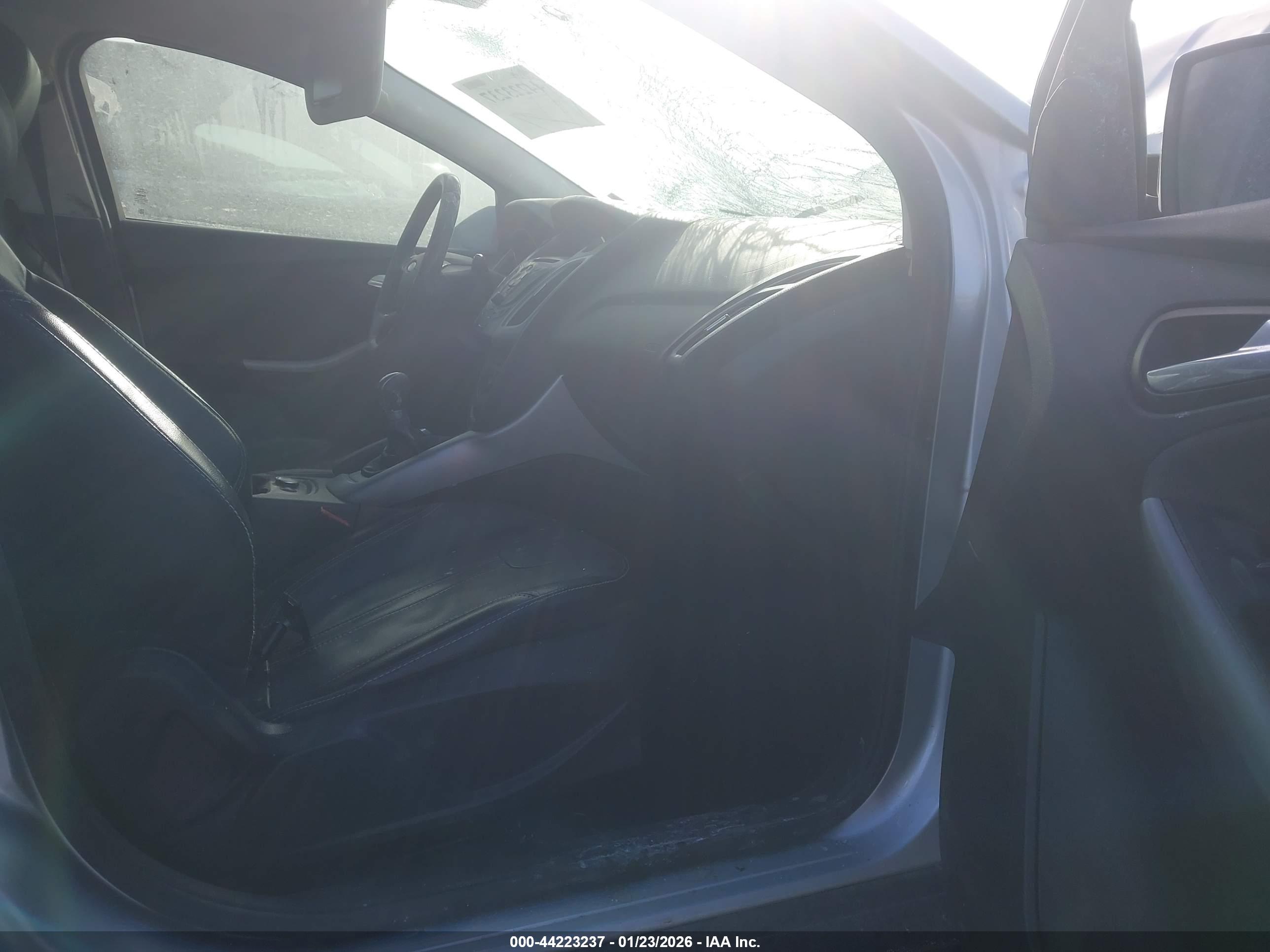 FORD FOCUS image 5