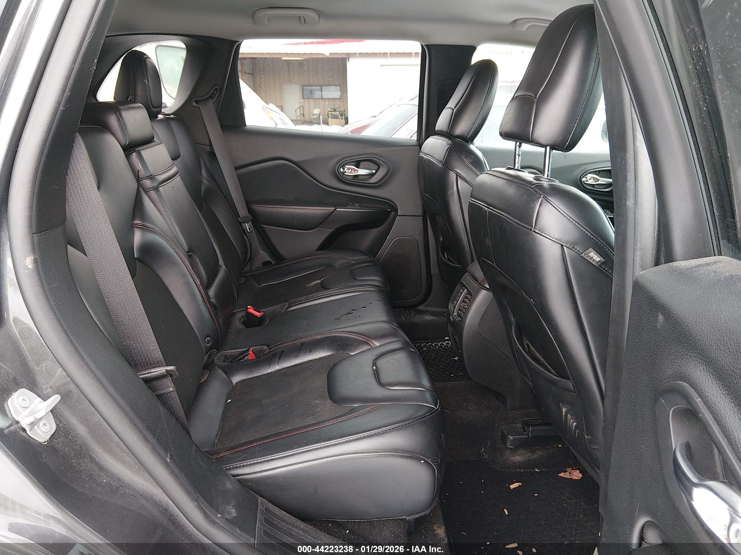 JEEP CHEROKEE image 8