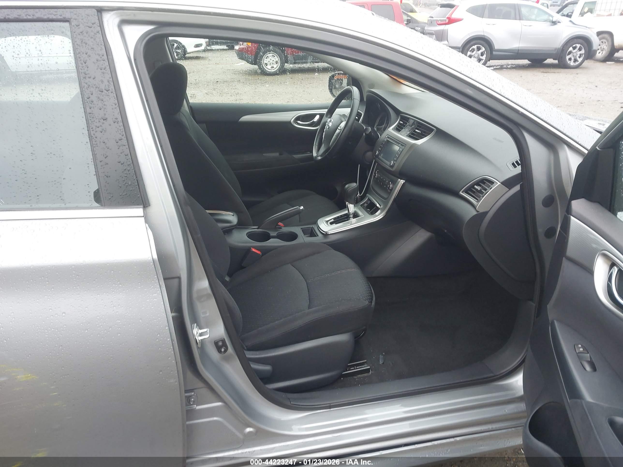 NISSAN SENTRA image 5