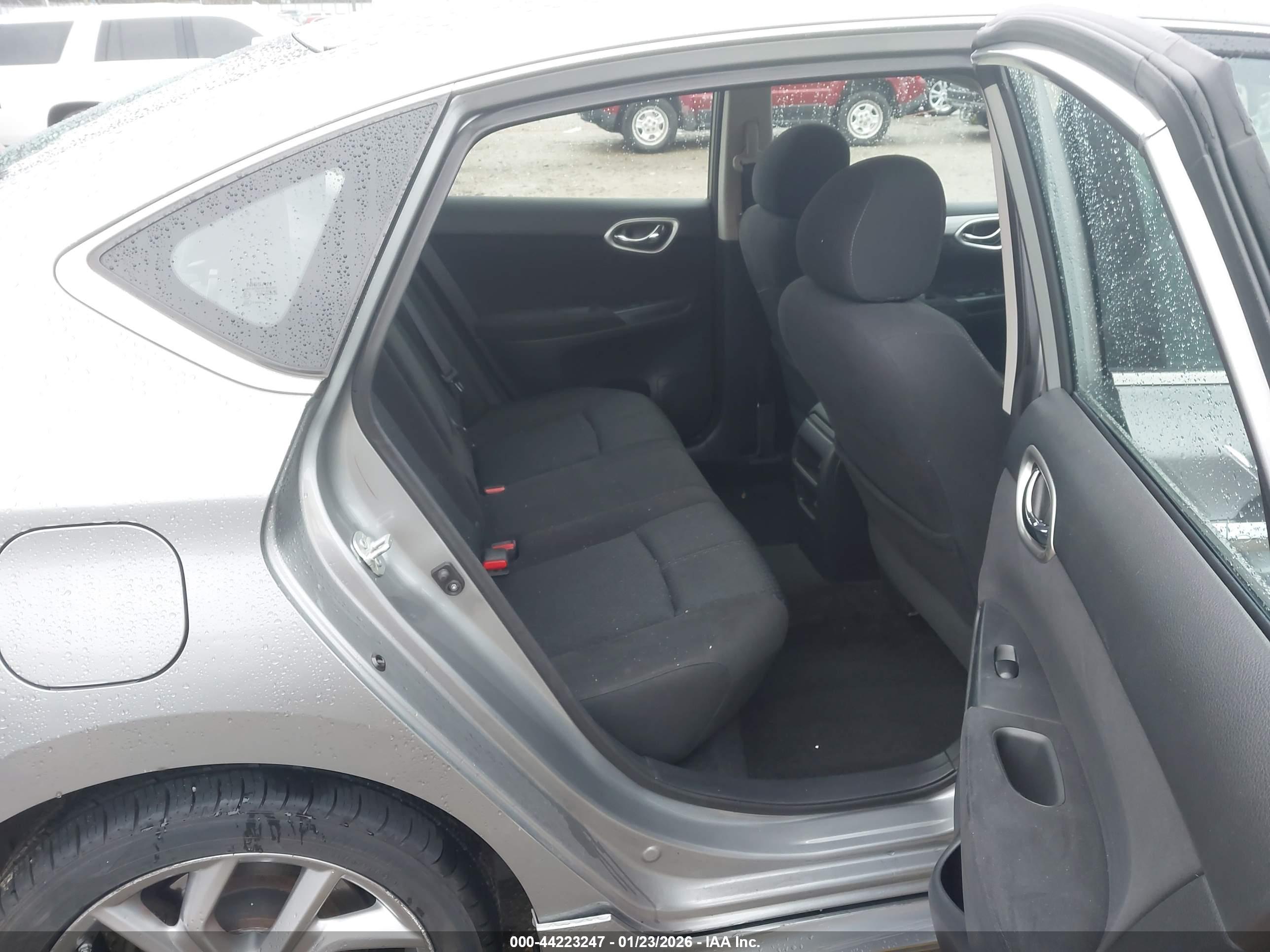 NISSAN SENTRA image 8