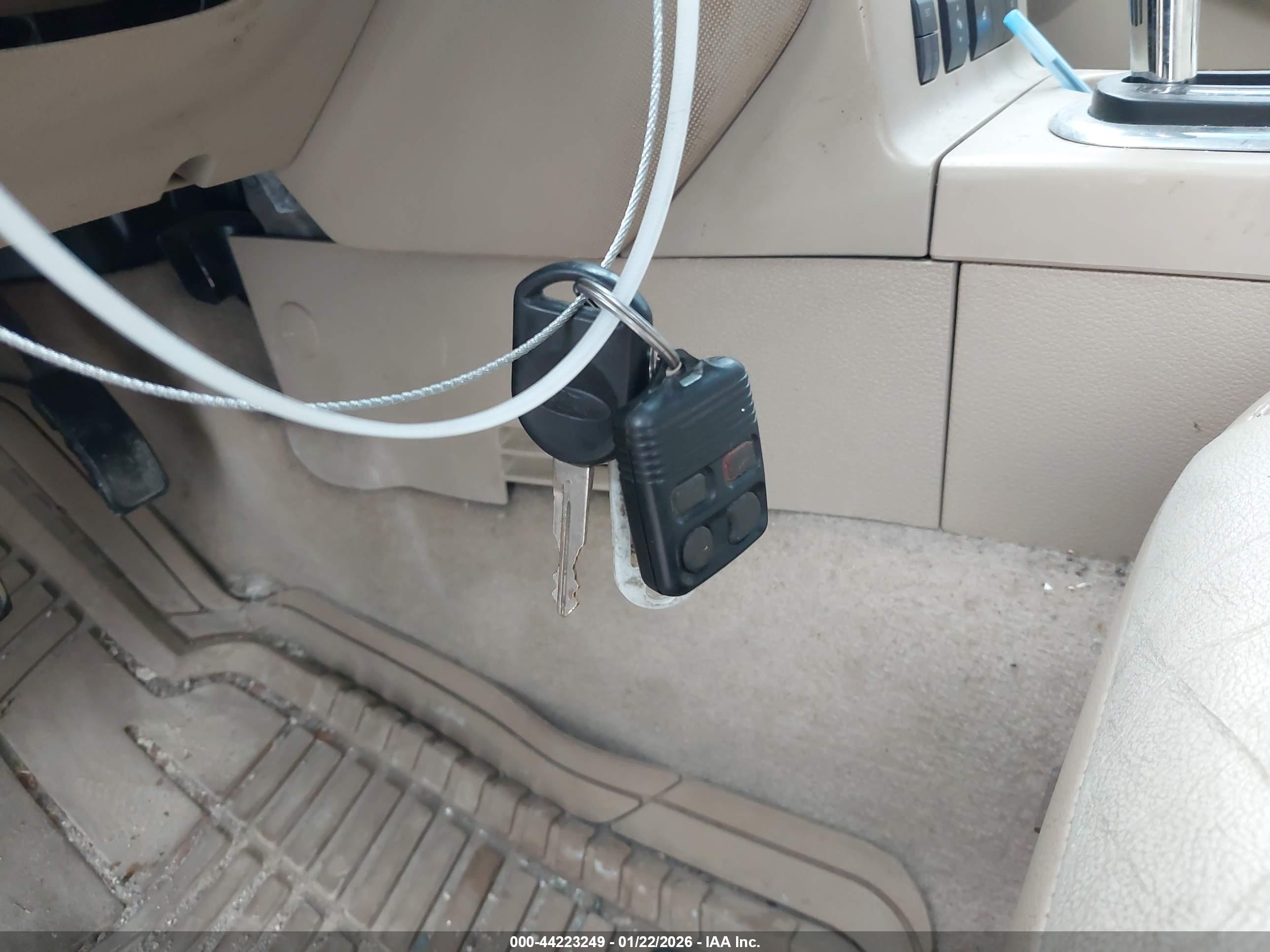 FORD EXPLORER image 11
