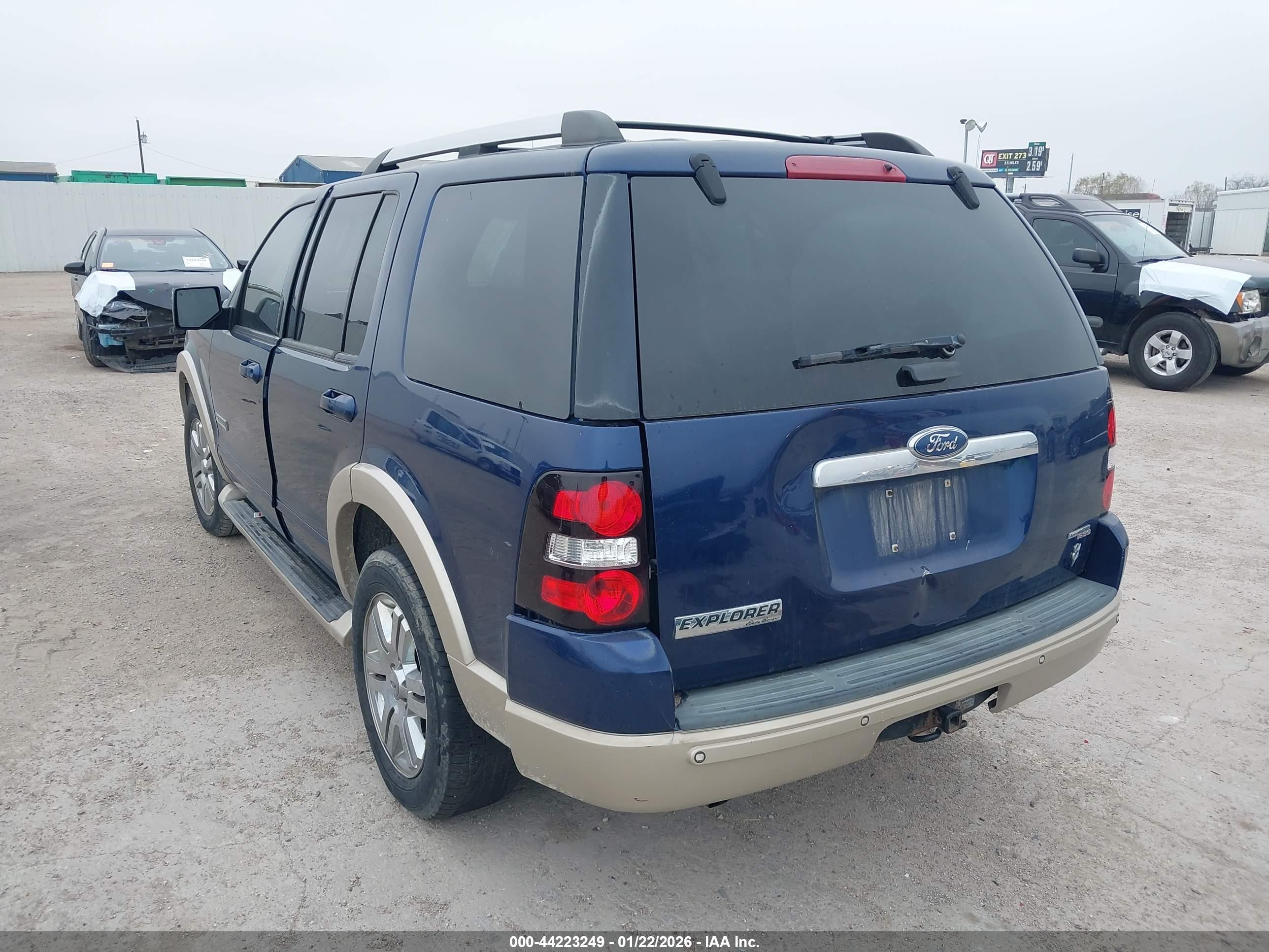 FORD EXPLORER image 3