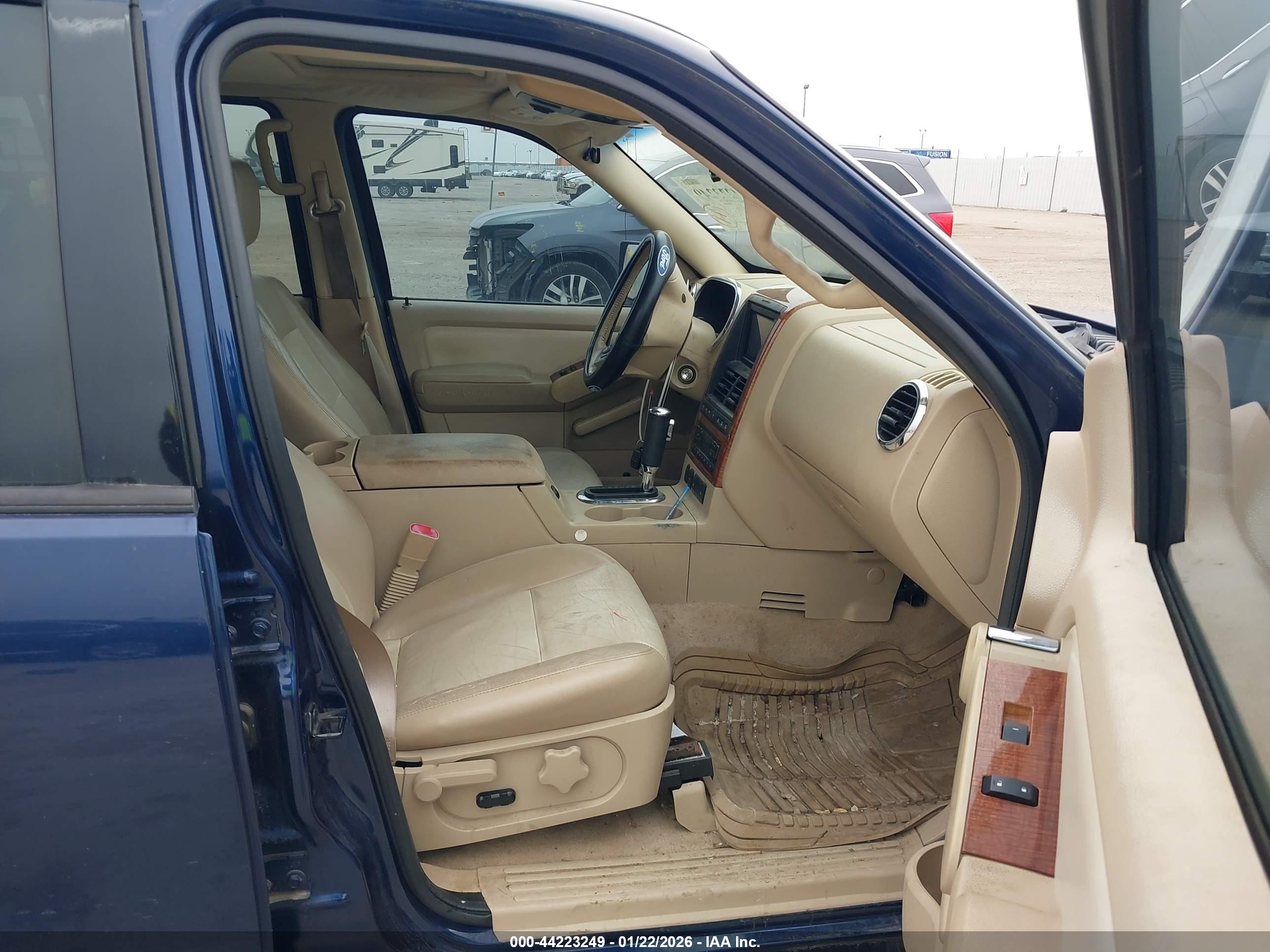 FORD EXPLORER image 5
