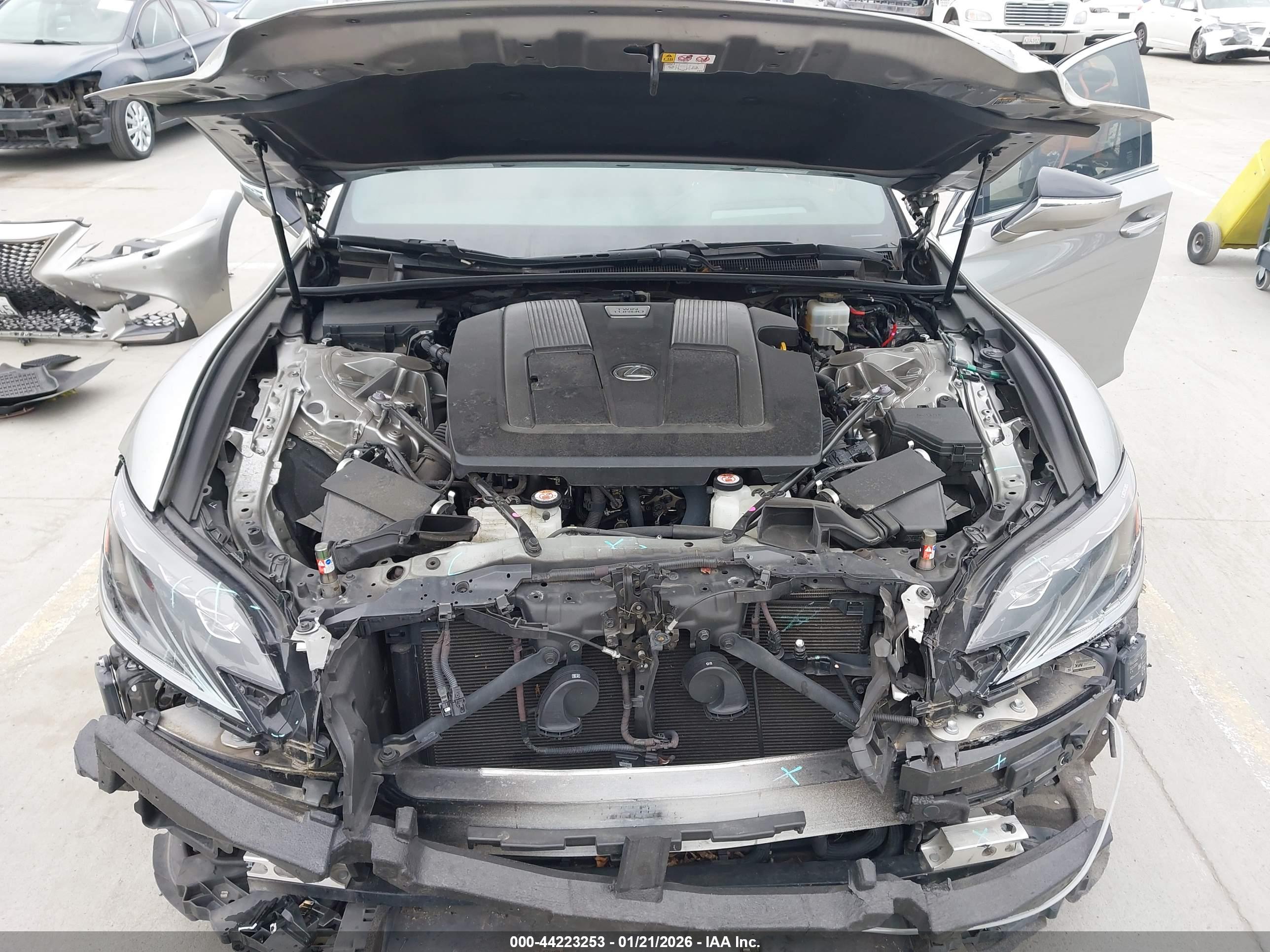 LEXUS LS image 10