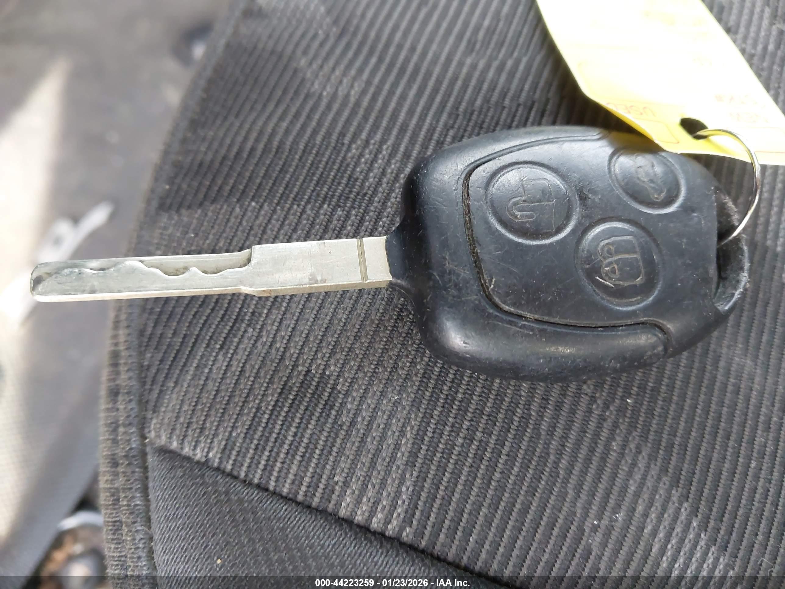 FORD FIESTA image 11
