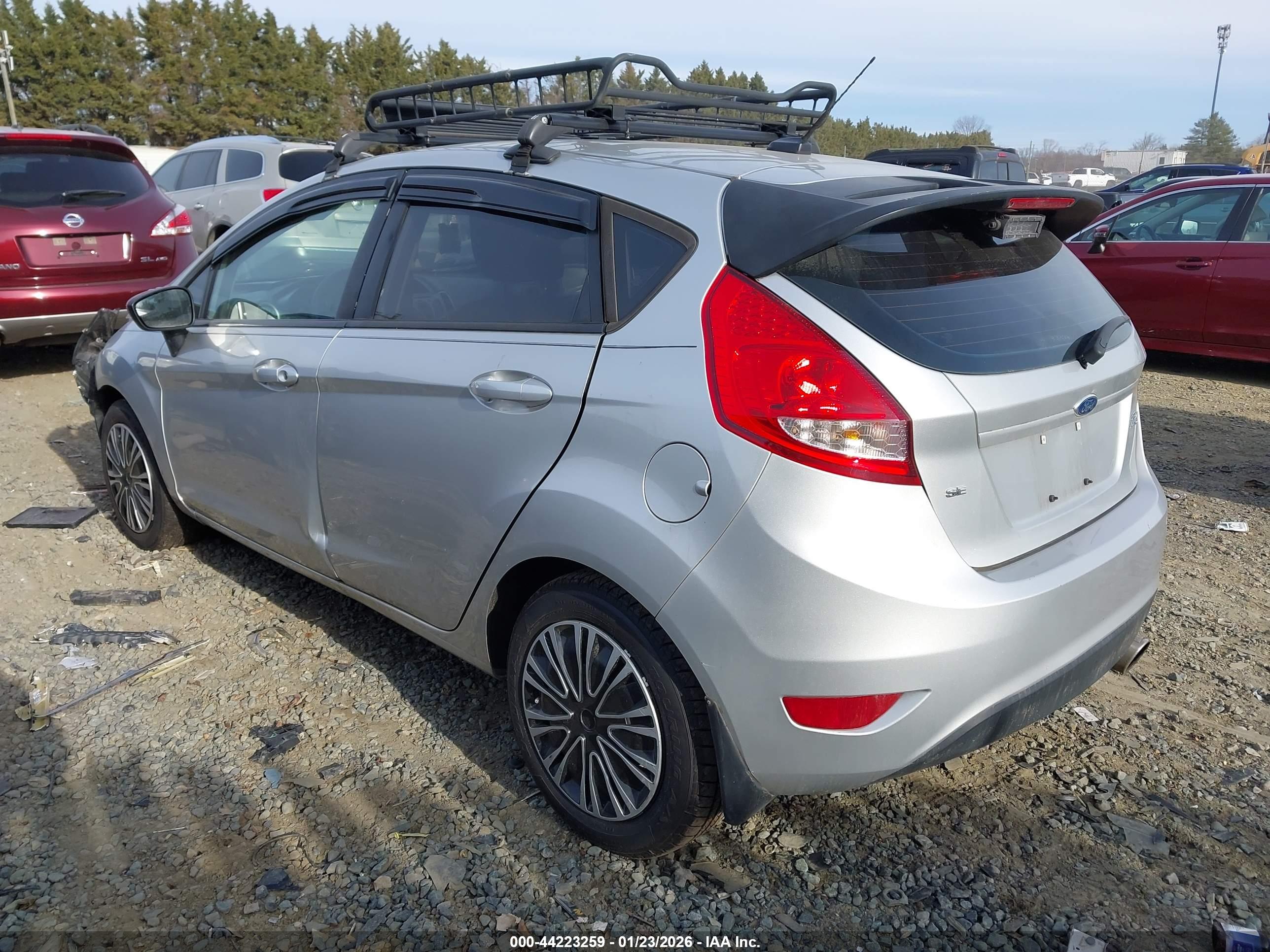 FORD FIESTA image 3