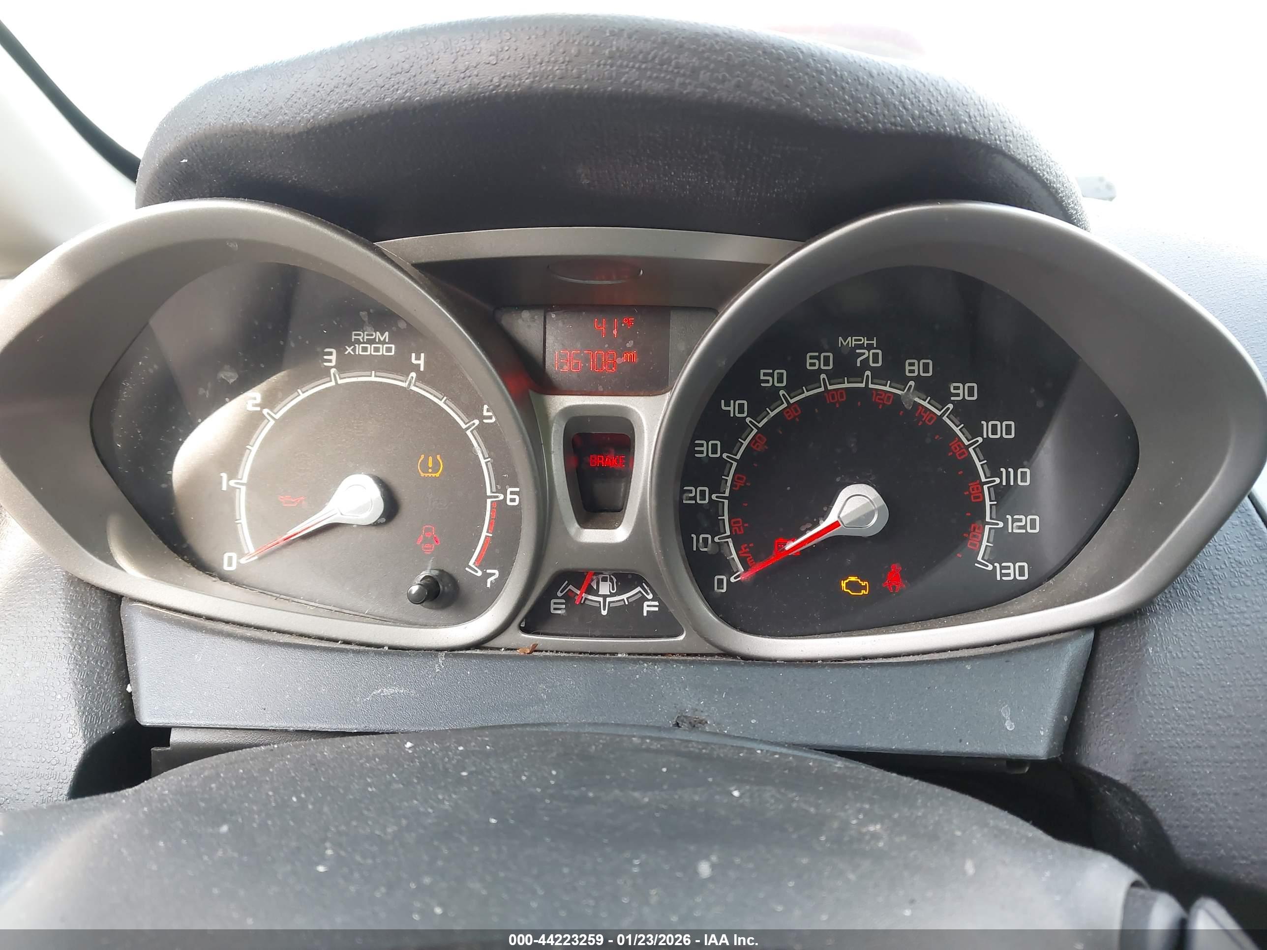 FORD FIESTA image 7