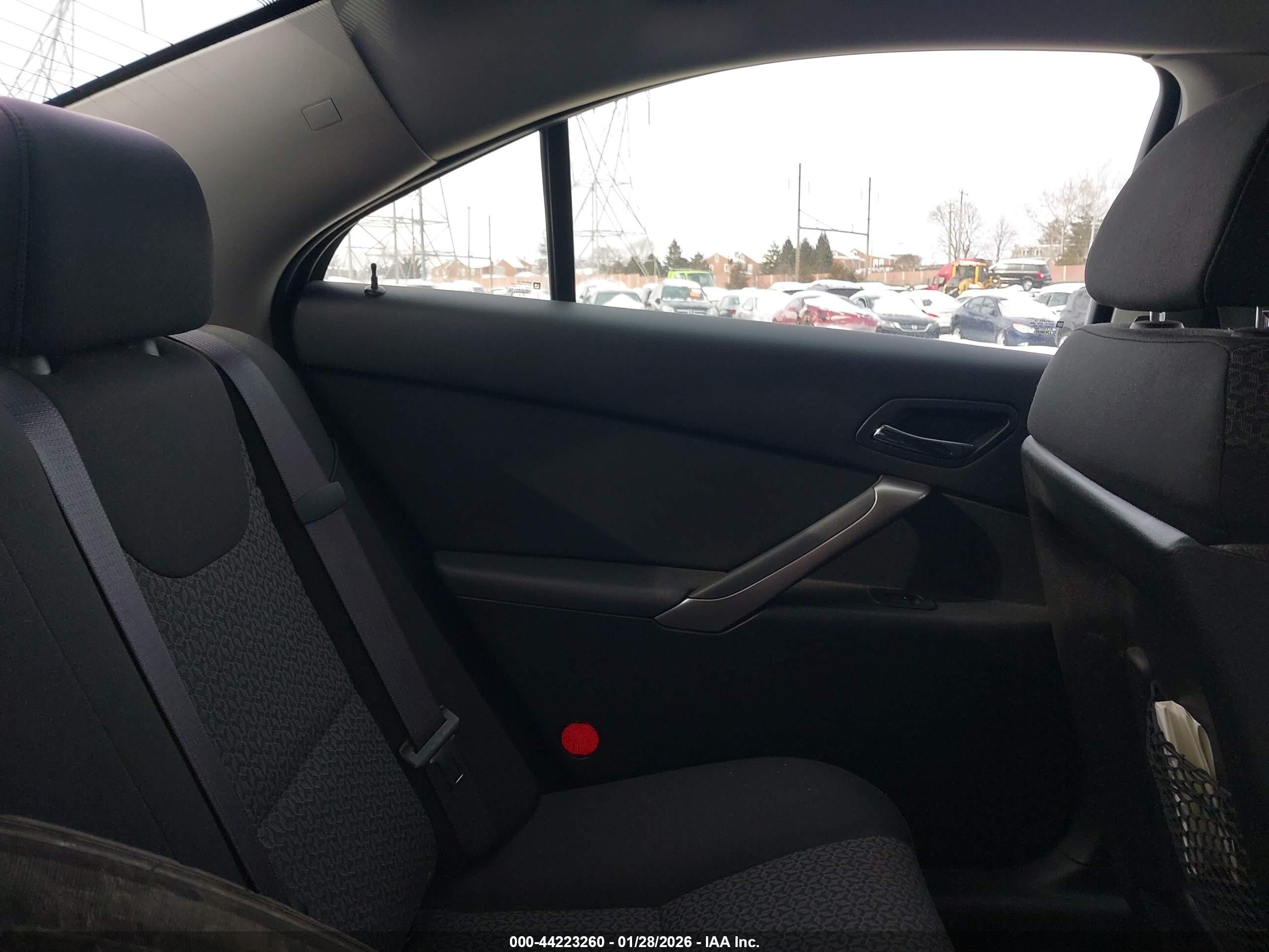 PONTIAC G6 image 8